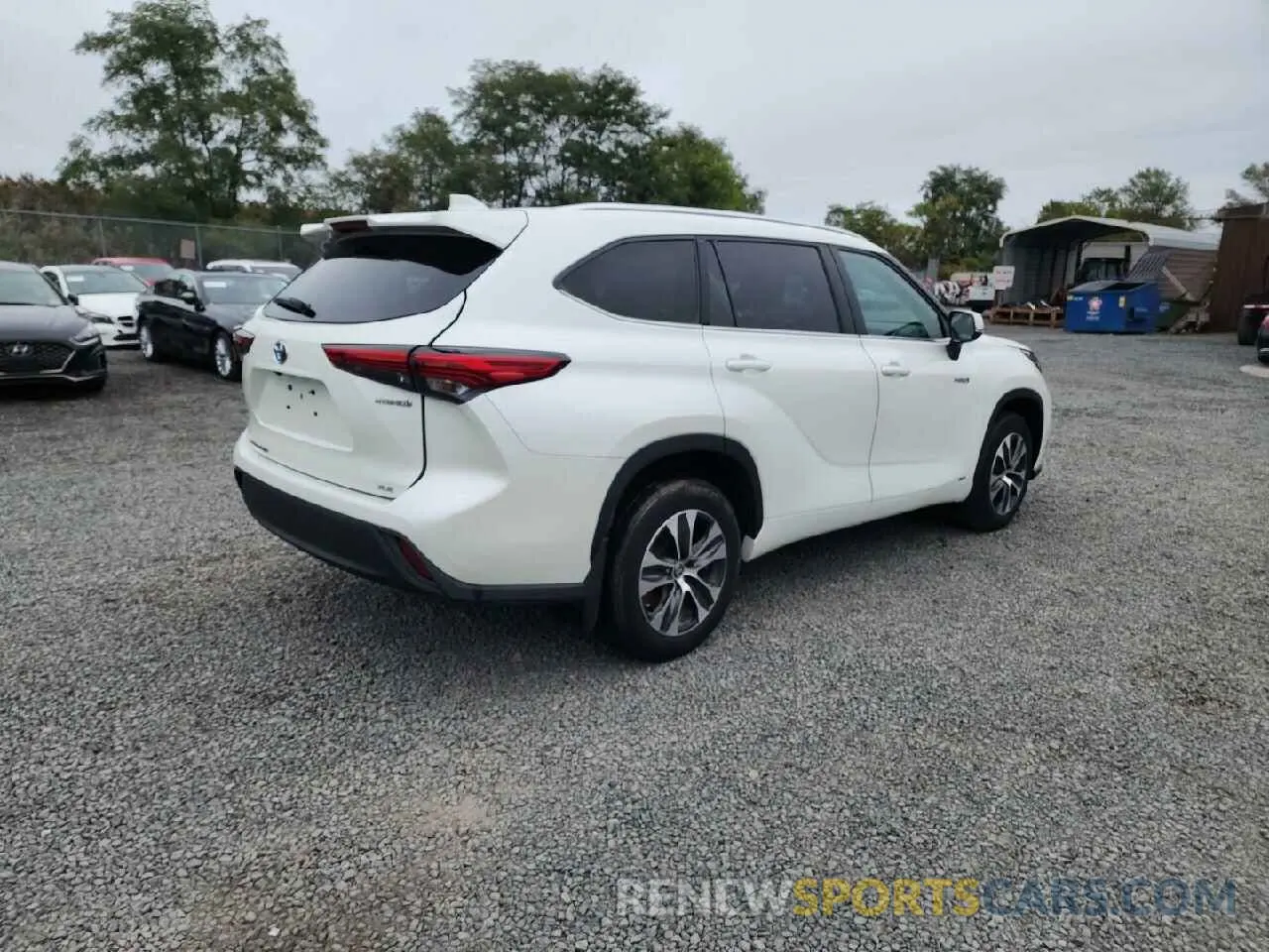 4 Photograph of a damaged car 5TDGBRCH0MS523861 TOYOTA HIGHLANDER 2021