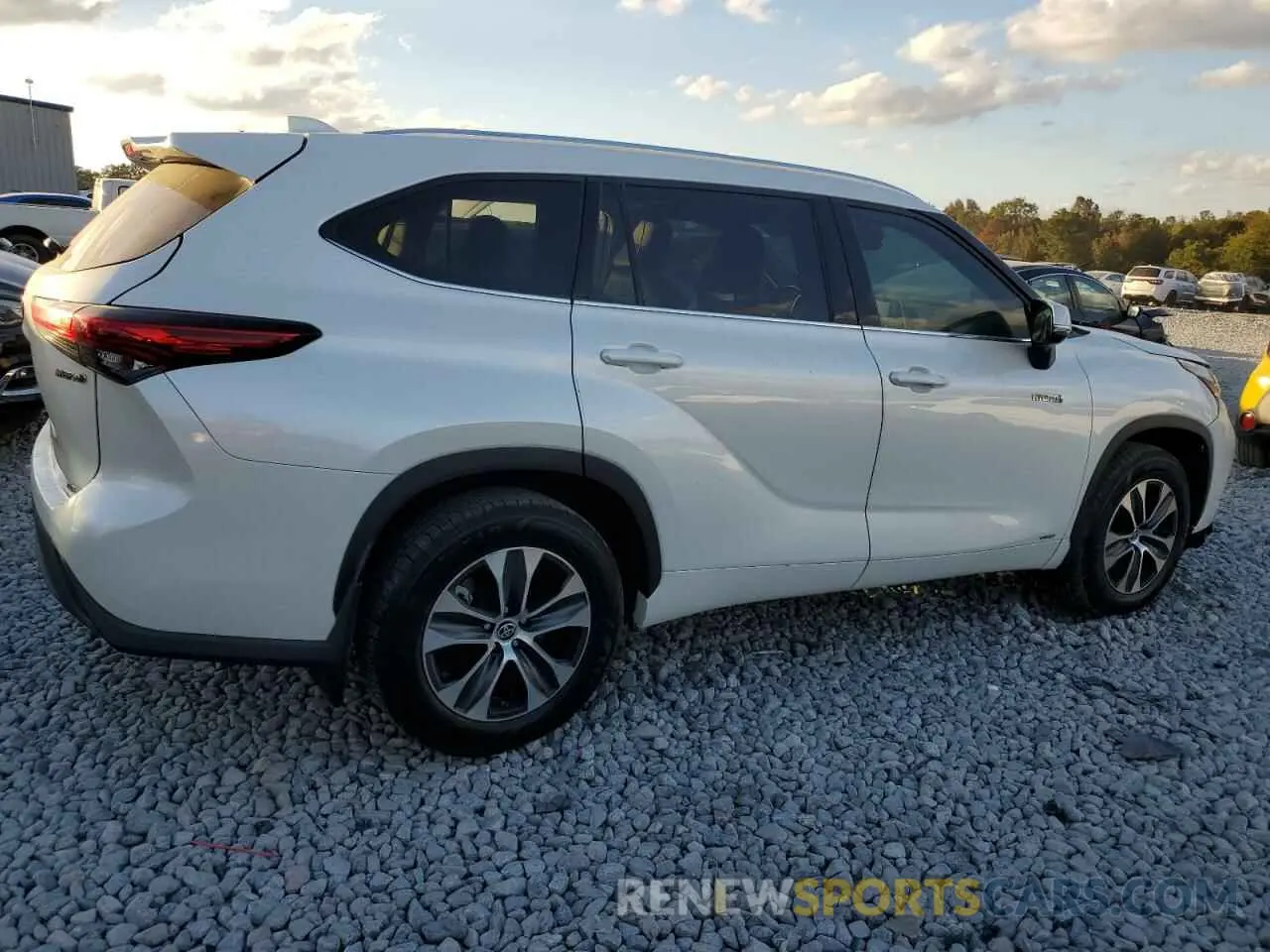 3 Photograph of a damaged car 5TDGBRCH0MS527540 TOYOTA HIGHLANDER 2021