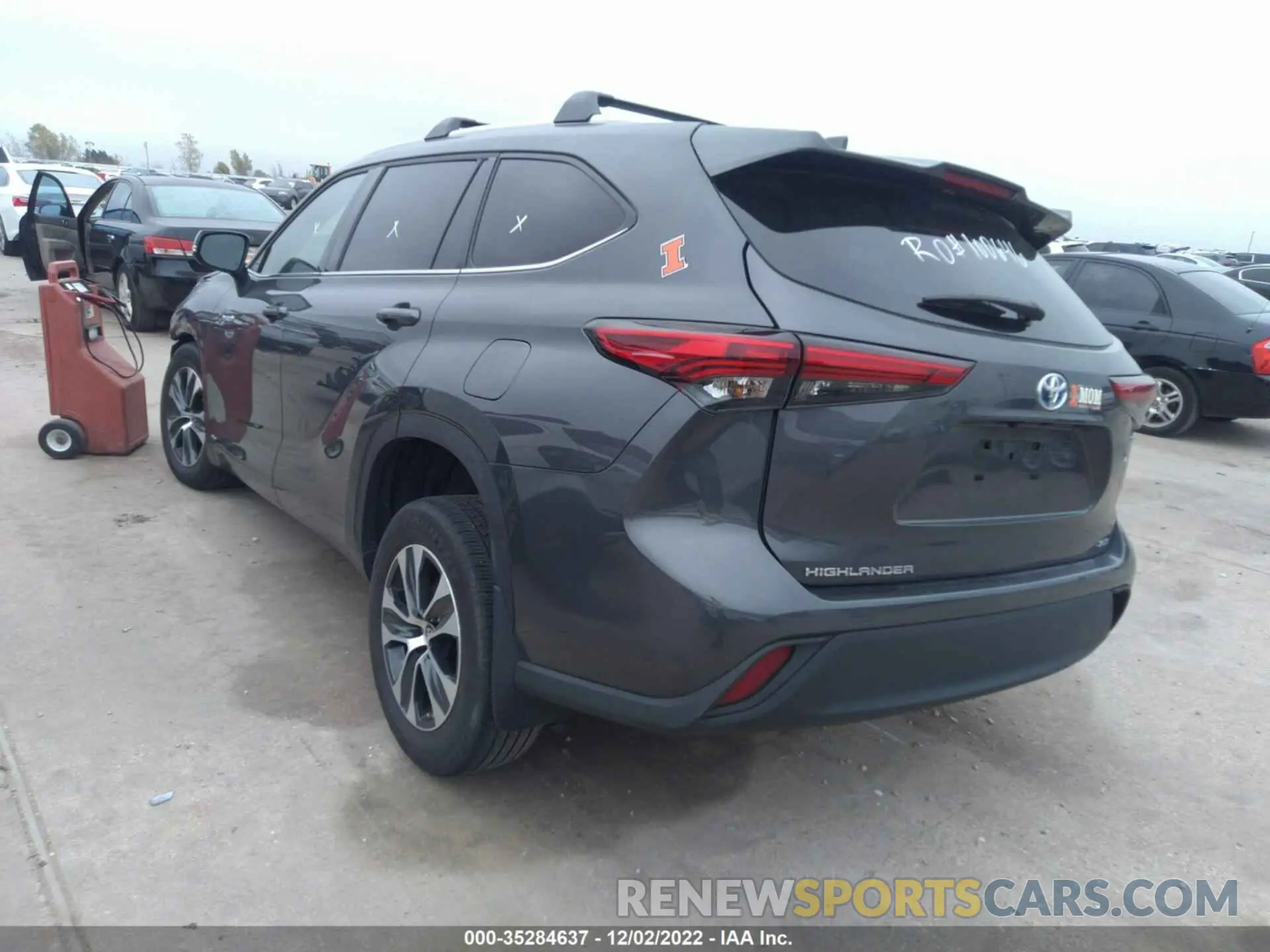 3 Photograph of a damaged car 5TDGBRCH5MS521412 TOYOTA HIGHLANDER 2021