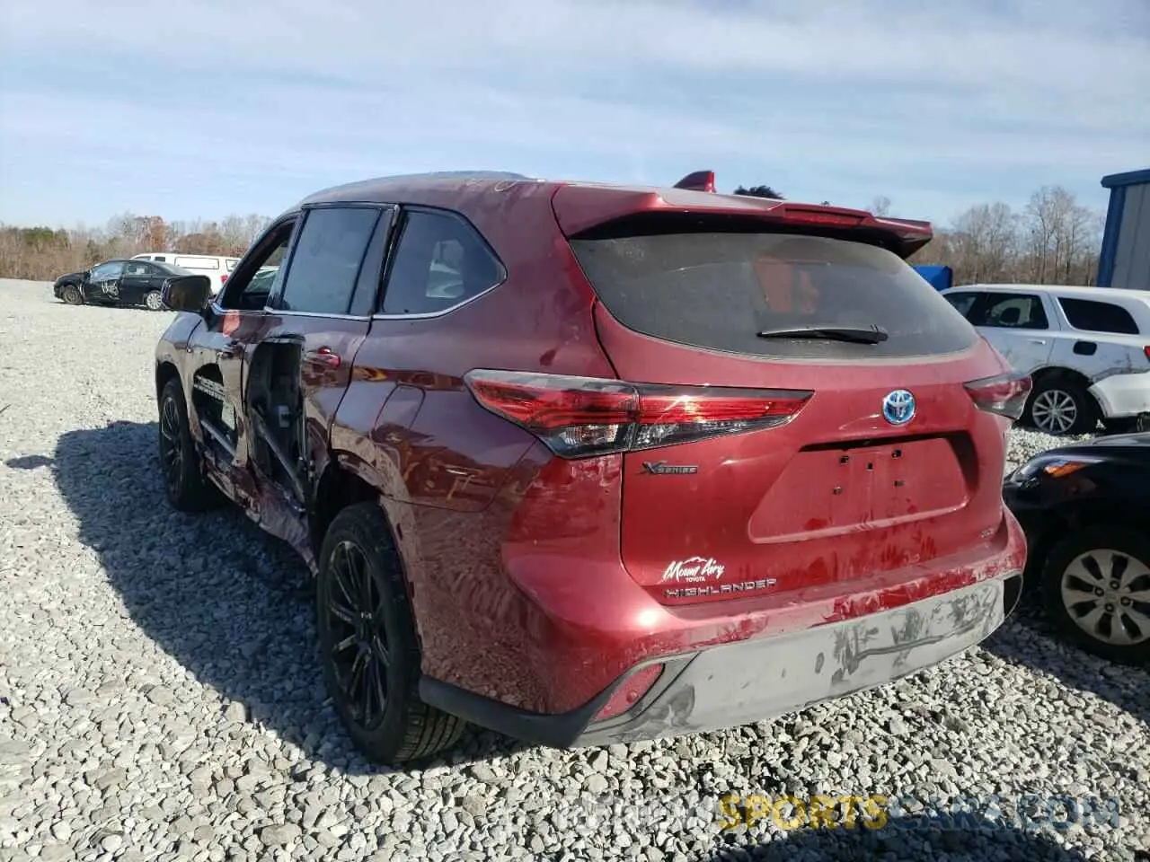 3 Photograph of a damaged car 5TDGBRCH5MS530384 TOYOTA HIGHLANDER 2021