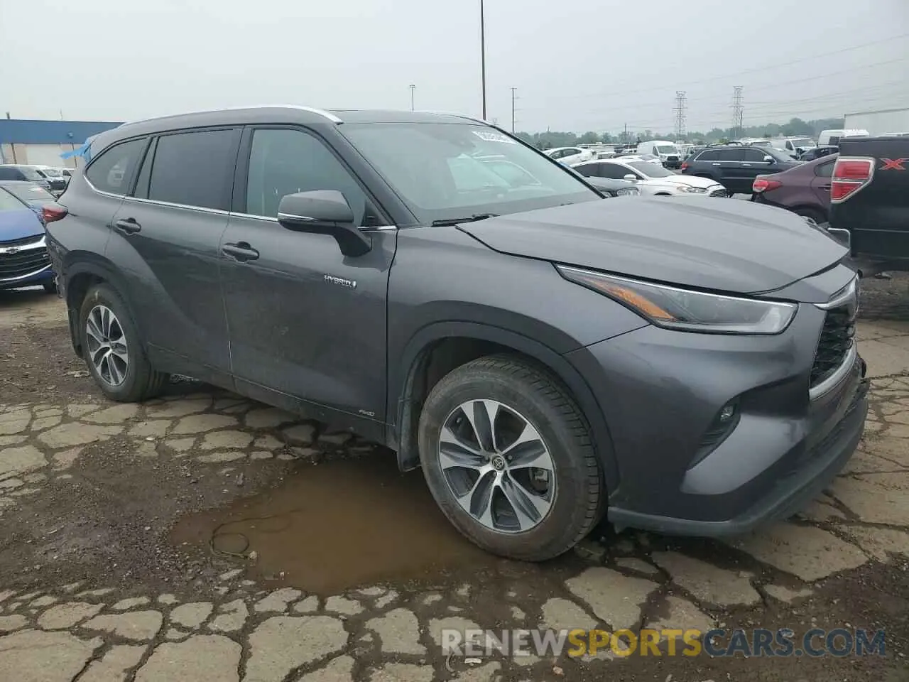 4 Photograph of a damaged car 5TDGBRCH5MS537433 TOYOTA HIGHLANDER 2021