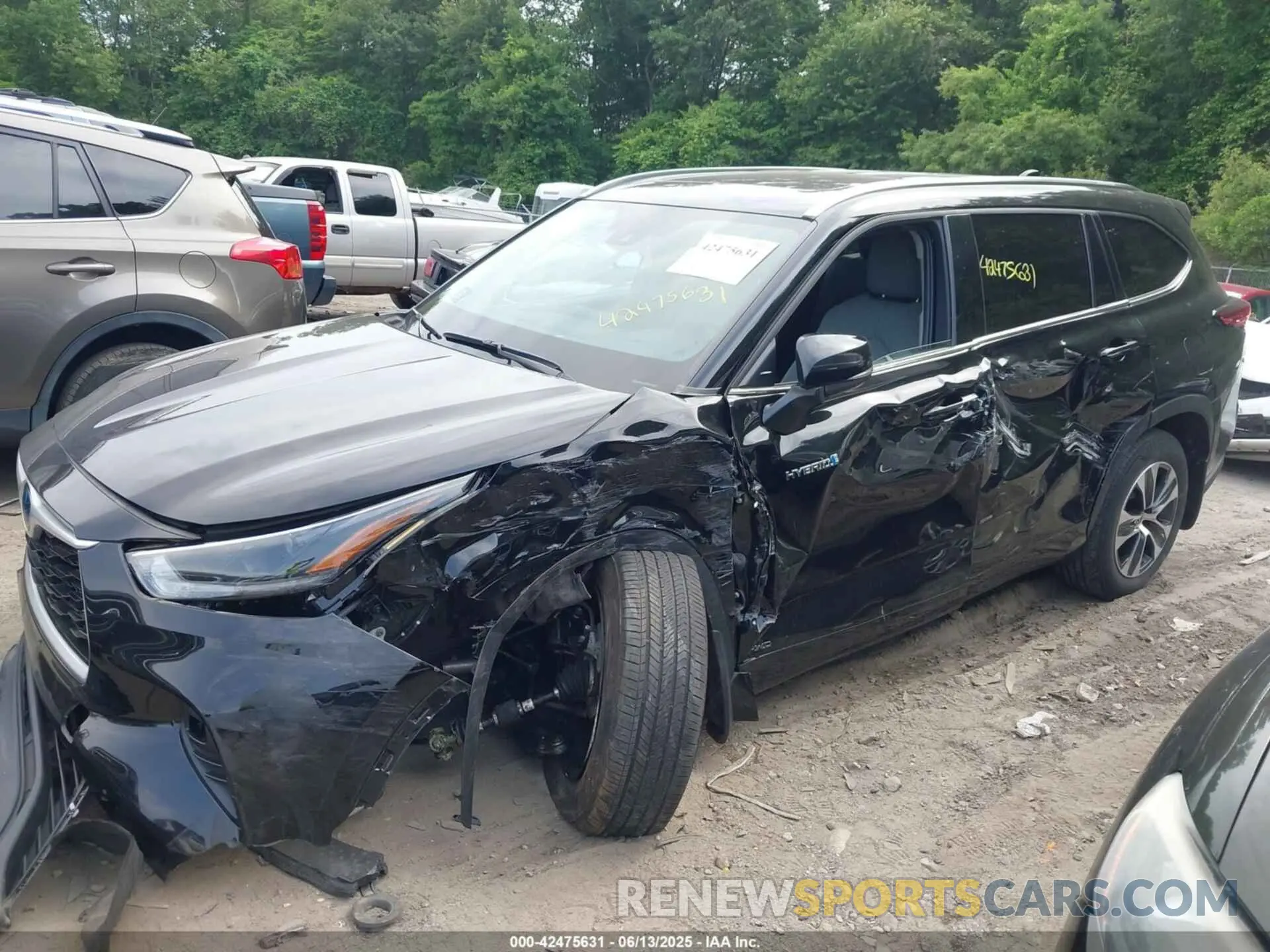 14 Photograph of a damaged car 5TDGBRCH6MS526067 TOYOTA HIGHLANDER 2021