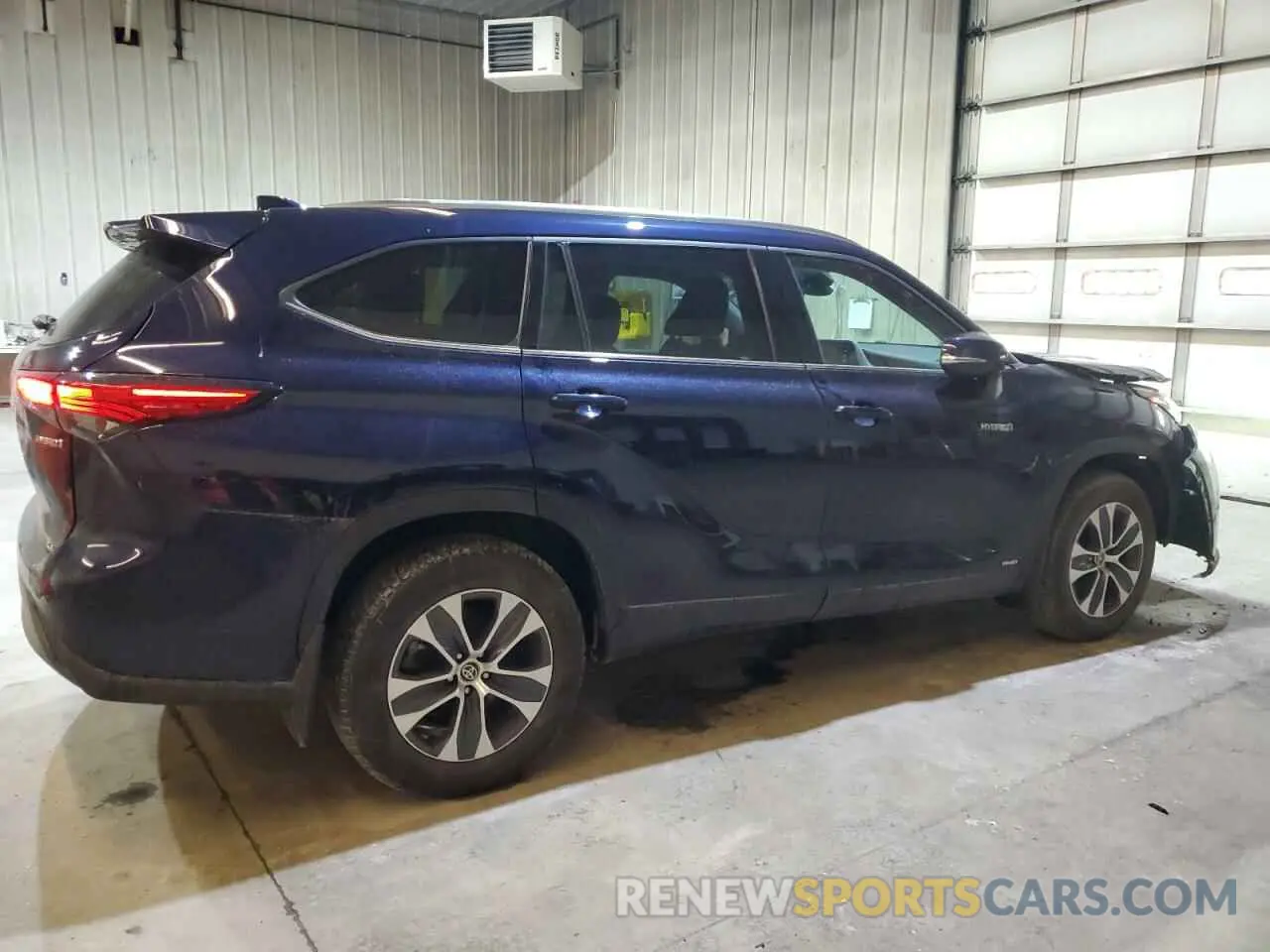 3 Photograph of a damaged car 5TDGBRCH6MS531074 TOYOTA HIGHLANDER 2021