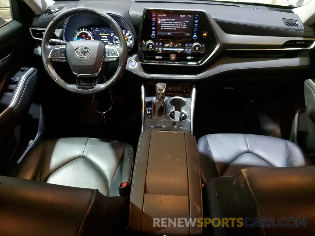 8 Photograph of a damaged car 5TDGBRCH6MS531074 TOYOTA HIGHLANDER 2021