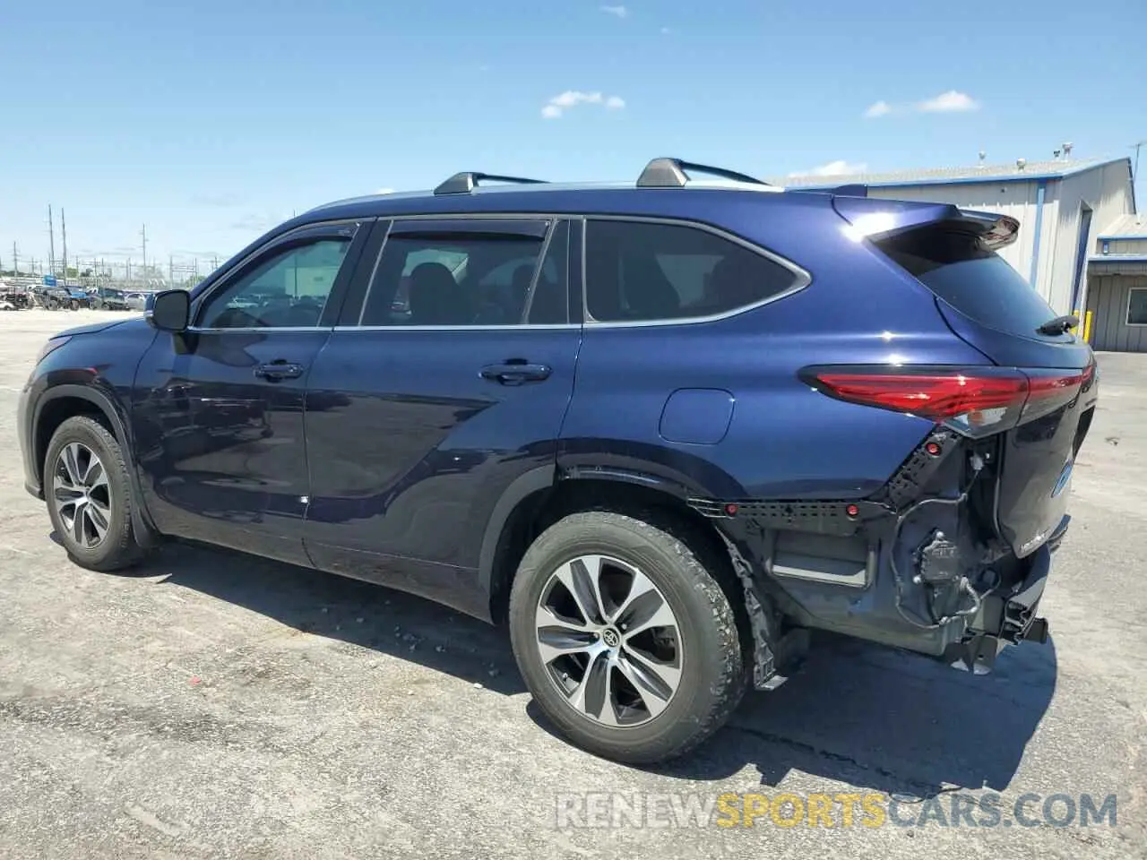 2 Photograph of a damaged car 5TDGZRAH0MS062868 TOYOTA HIGHLANDER 2021