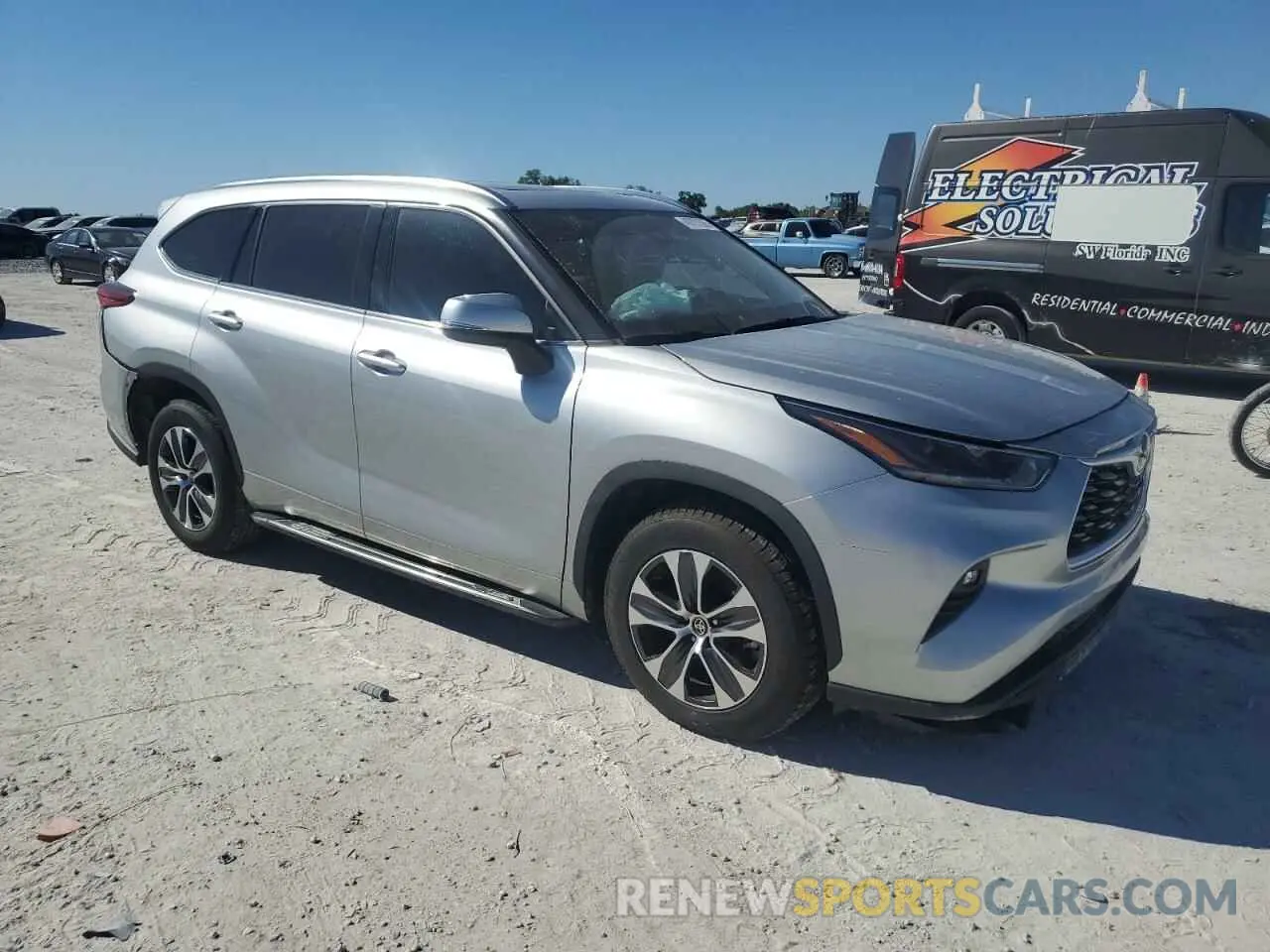 4 Photograph of a damaged car 5TDGZRAH0MS537502 TOYOTA HIGHLANDER 2021