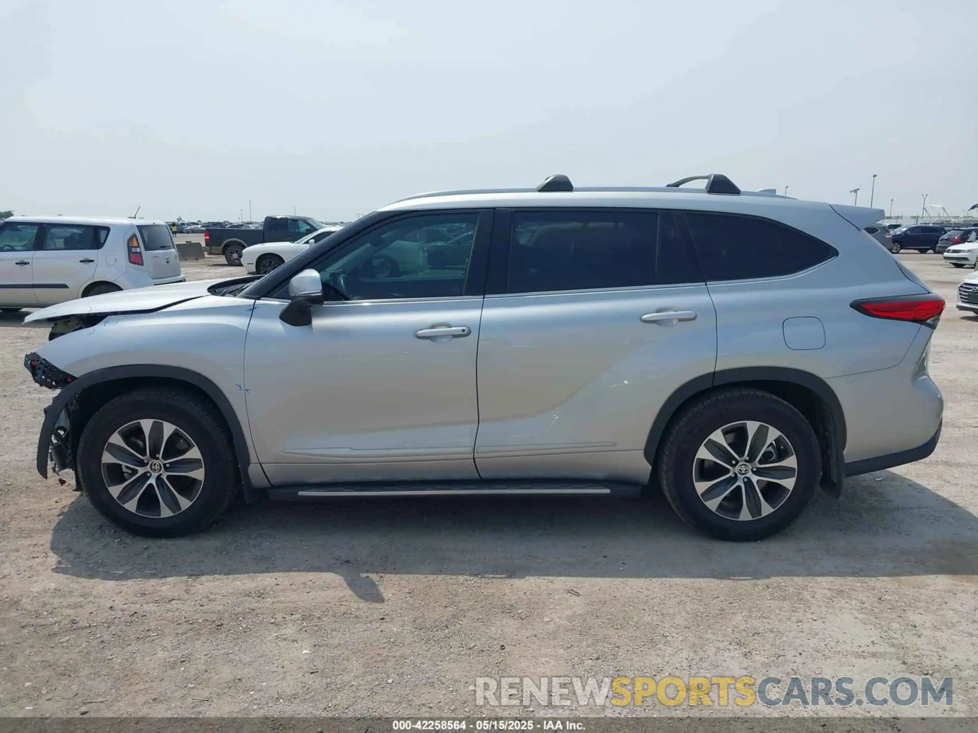 15 Photograph of a damaged car 5TDGZRAH1MS528355 TOYOTA HIGHLANDER 2021