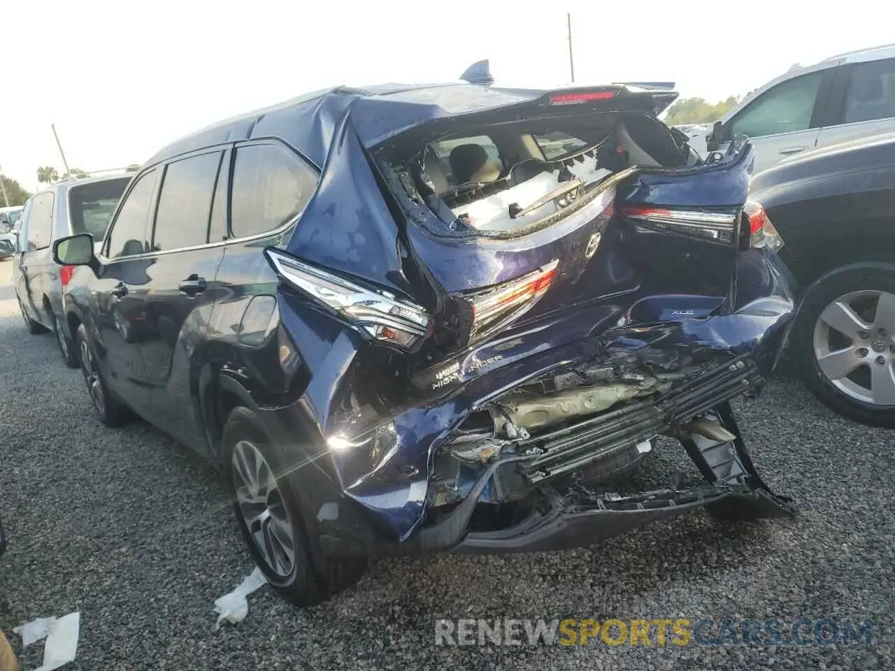2 Photograph of a damaged car 5TDGZRAH3MS517857 TOYOTA HIGHLANDER 2021