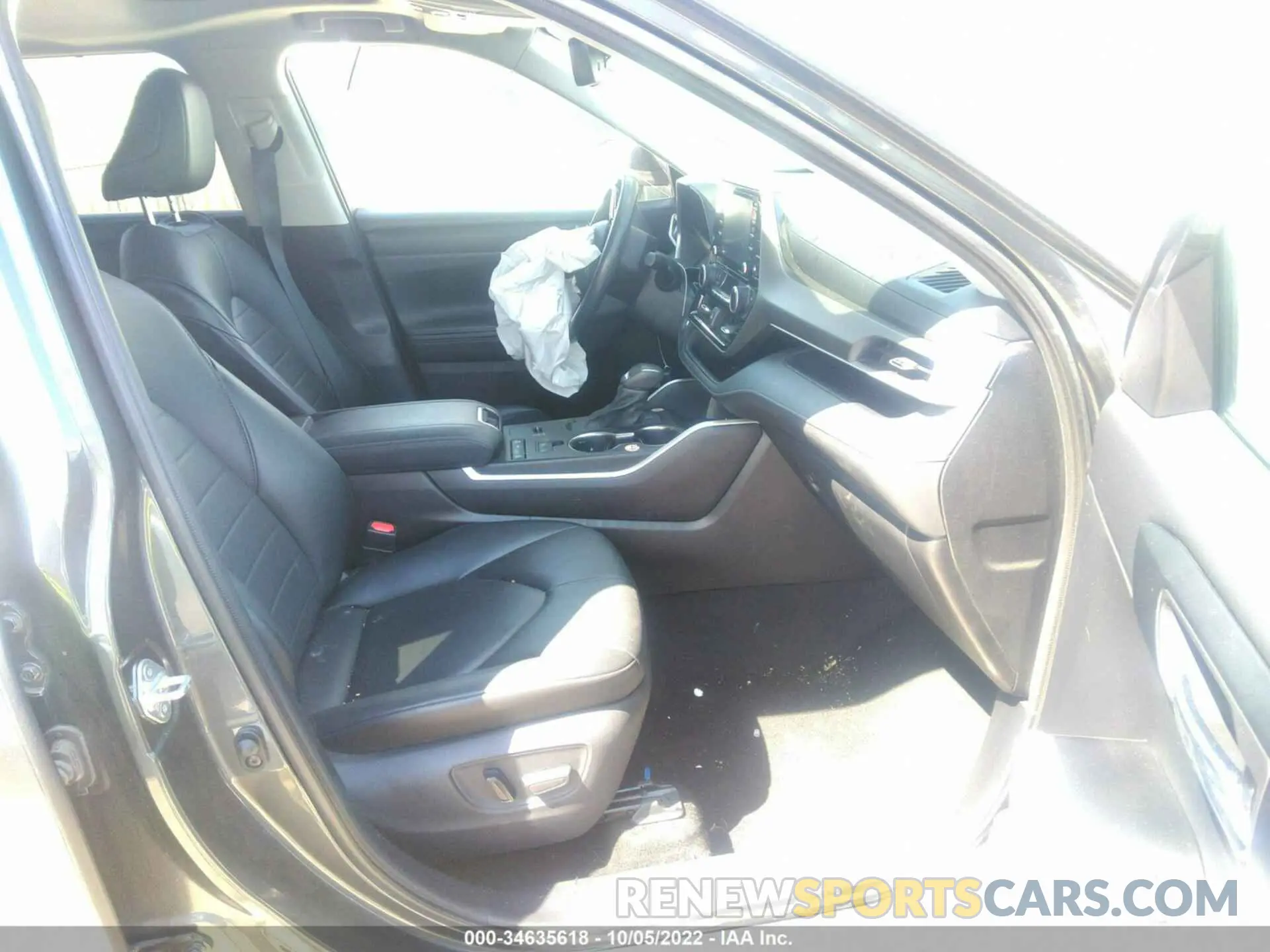 5 Photograph of a damaged car 5TDGZRAH4MS037469 TOYOTA HIGHLANDER 2021