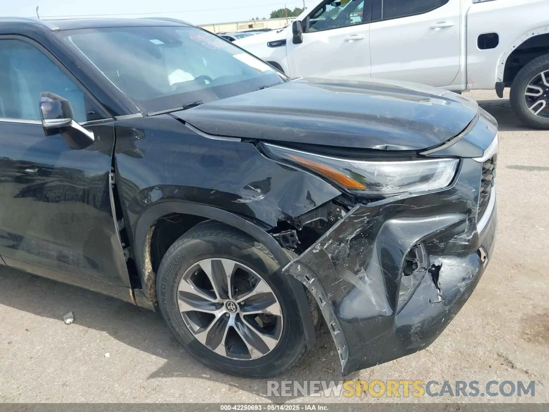 6 Photograph of a damaged car 5TDGZRAH5MS041322 TOYOTA HIGHLANDER 2021
