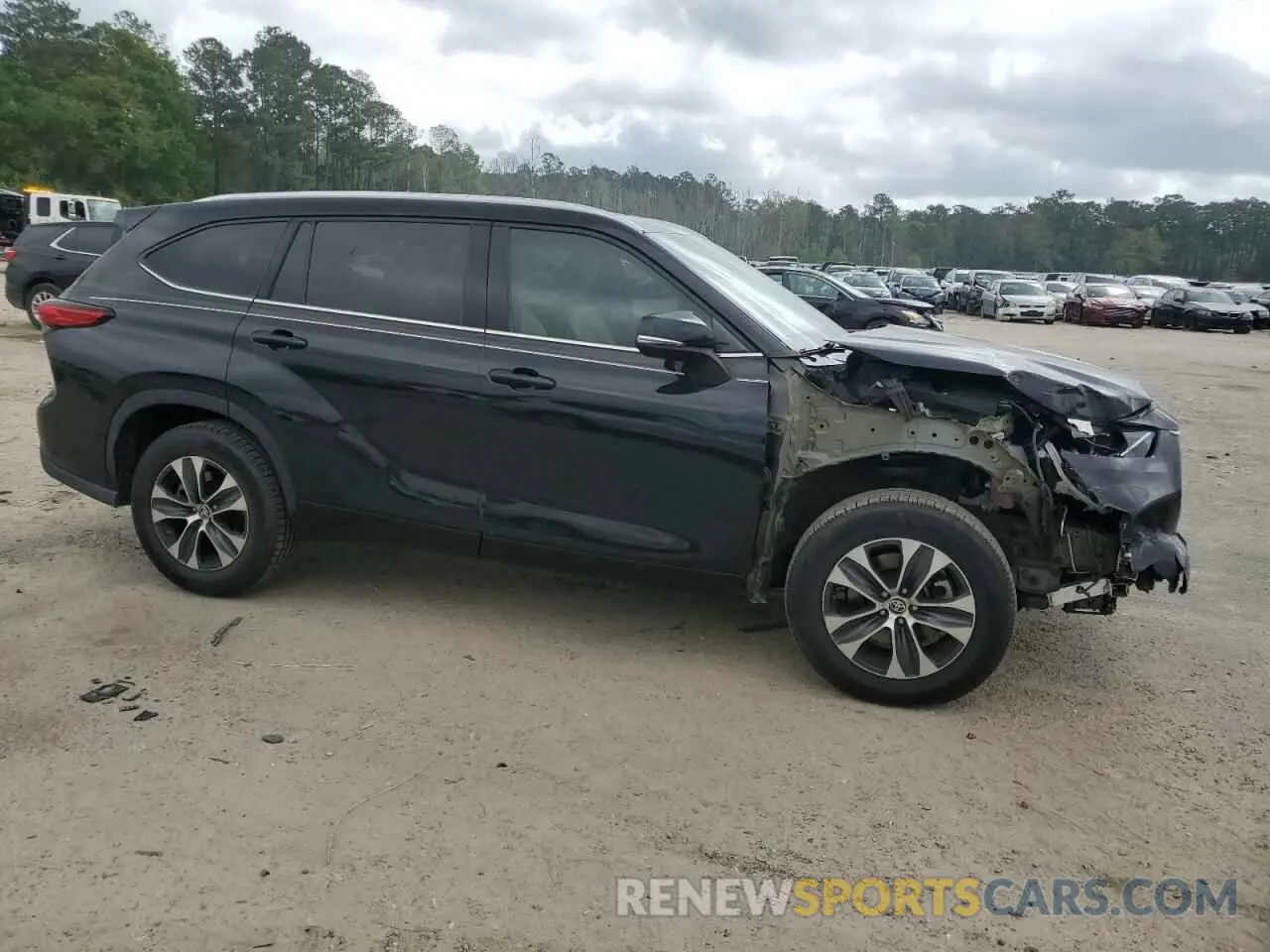 4 Photograph of a damaged car 5TDGZRAH5MS060372 TOYOTA HIGHLANDER 2021