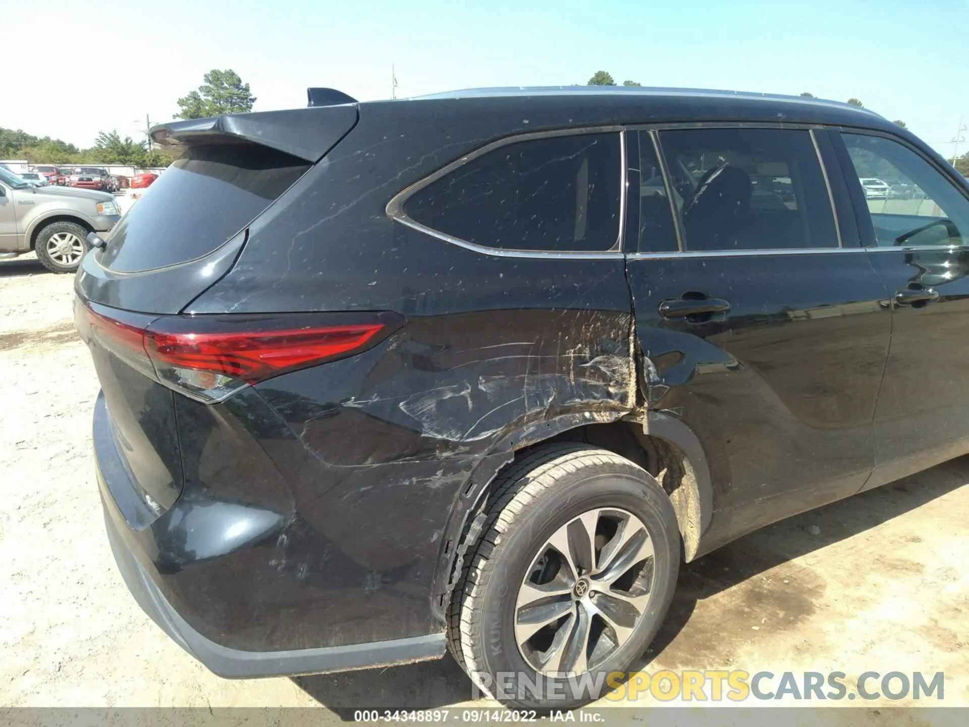 6 Photograph of a damaged car 5TDGZRAH6MS040437 TOYOTA HIGHLANDER 2021