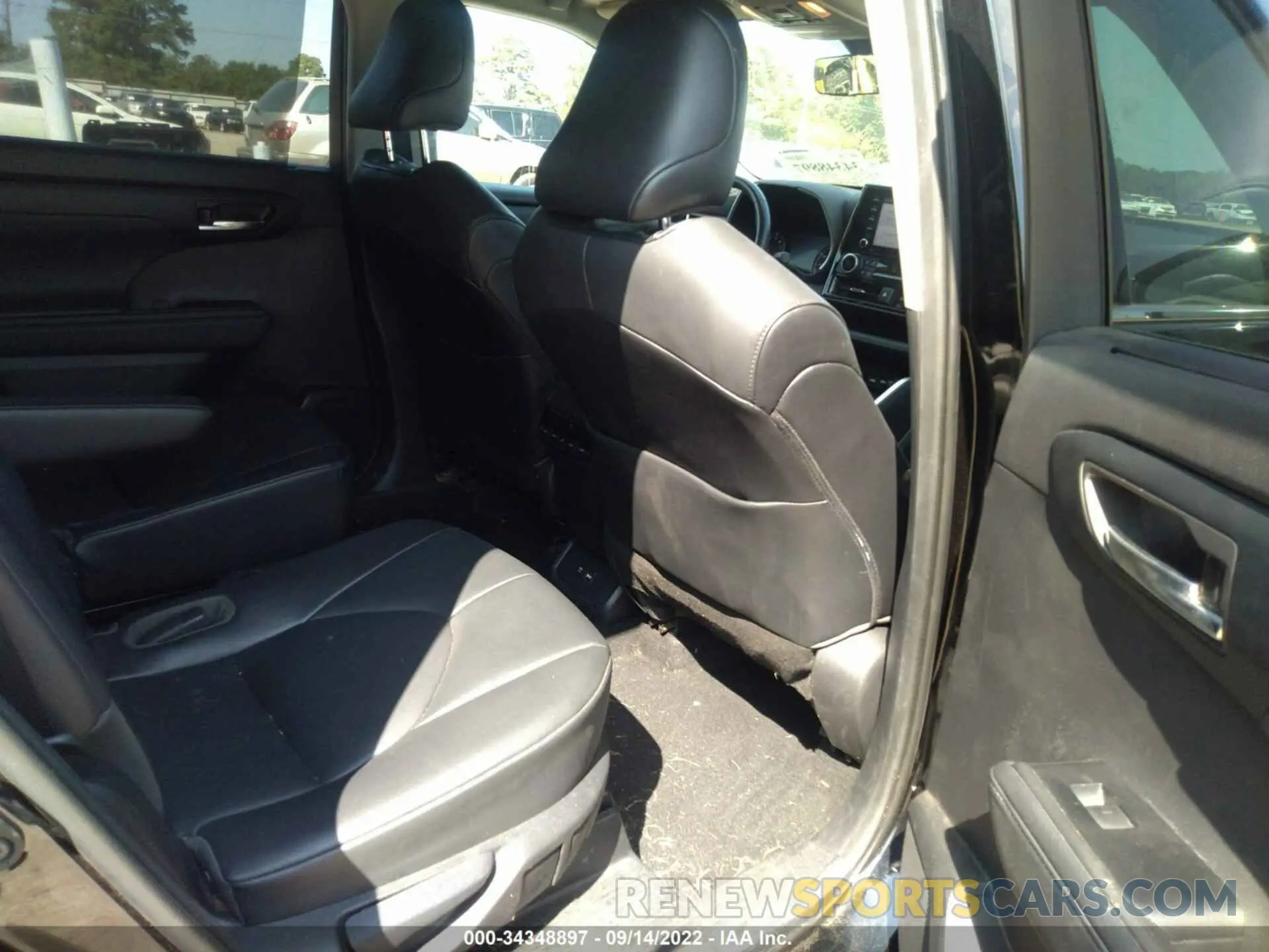 8 Photograph of a damaged car 5TDGZRAH6MS040437 TOYOTA HIGHLANDER 2021