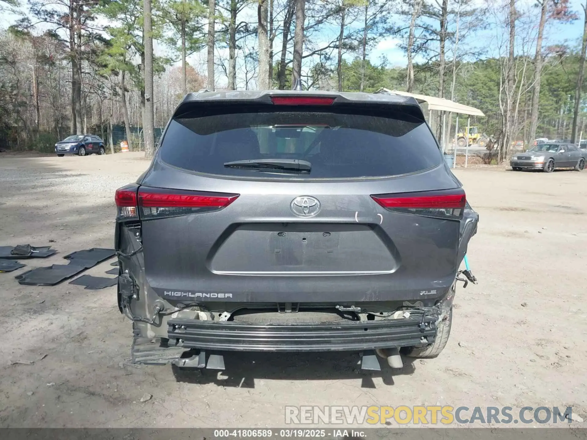 17 Photograph of a damaged car 5TDGZRAH6MS040843 TOYOTA HIGHLANDER 2021
