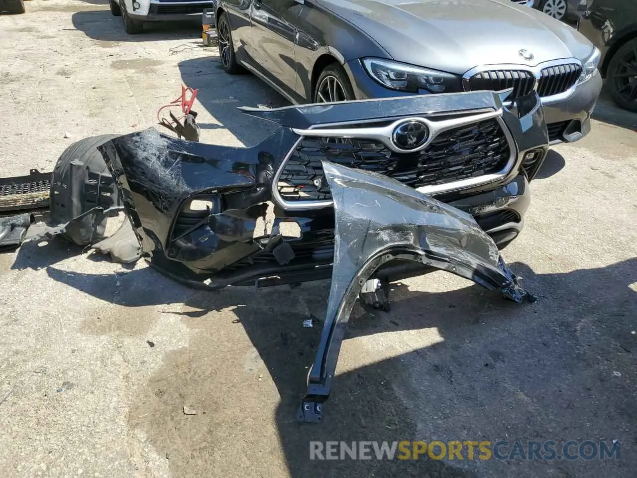 12 Photograph of a damaged car 5TDGZRAH6MS525371 TOYOTA HIGHLANDER 2021