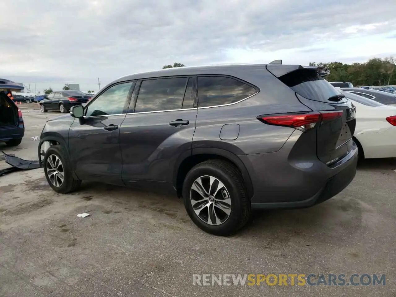 2 Photograph of a damaged car 5TDGZRAH6MS535432 TOYOTA HIGHLANDER 2021