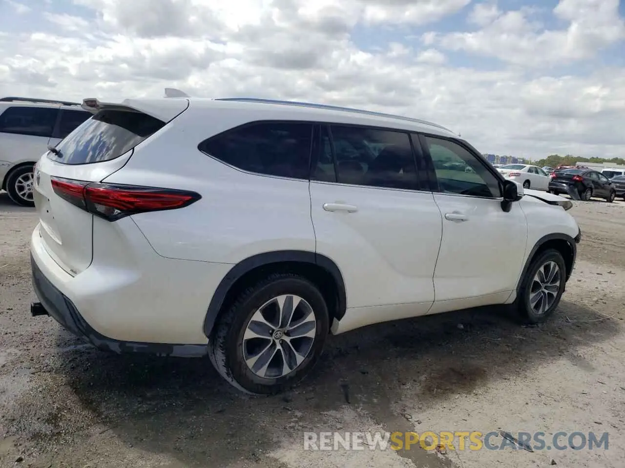 3 Photograph of a damaged car 5TDGZRAH9MS058124 TOYOTA HIGHLANDER 2021