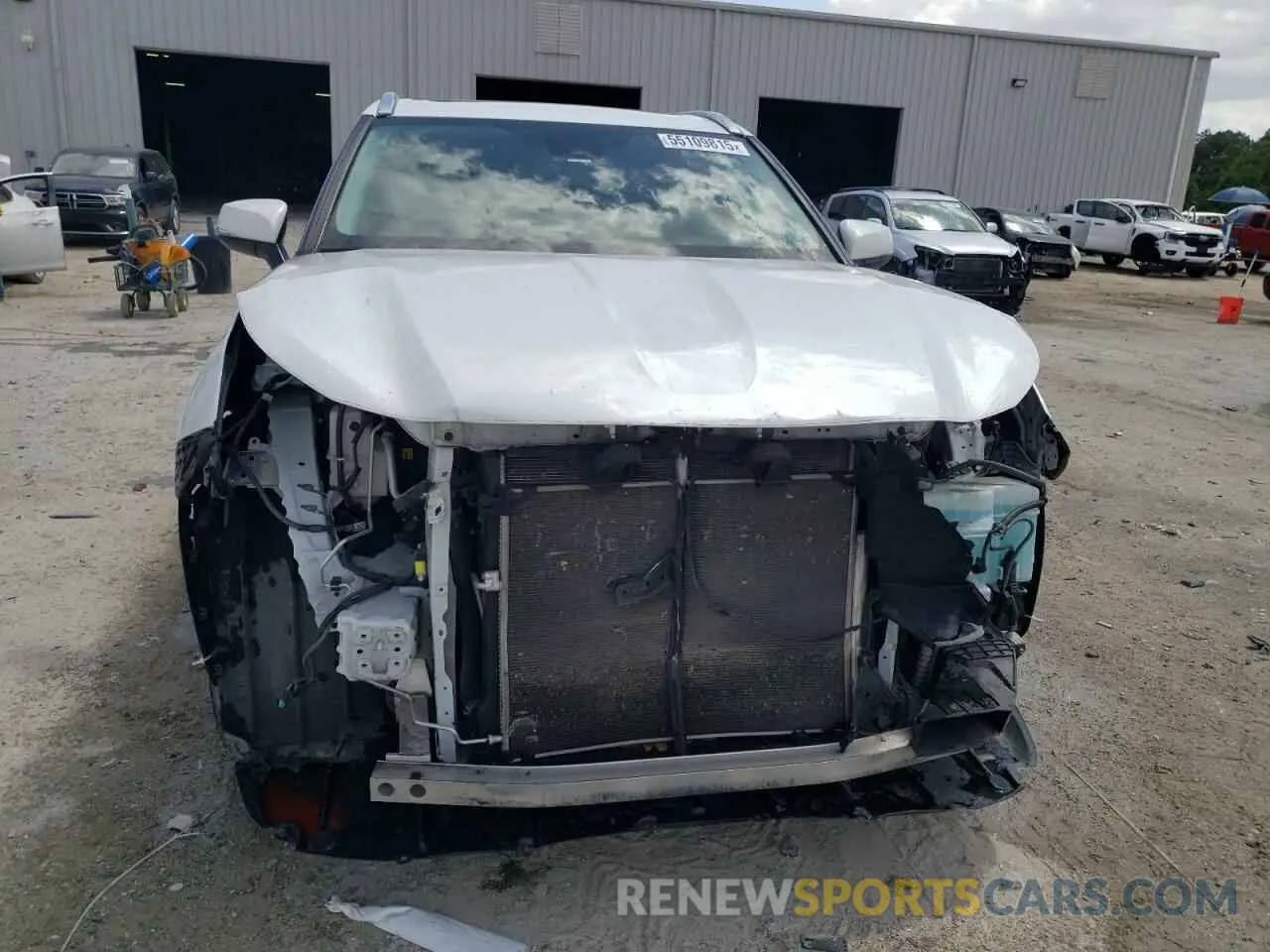 5 Photograph of a damaged car 5TDGZRAH9MS058124 TOYOTA HIGHLANDER 2021