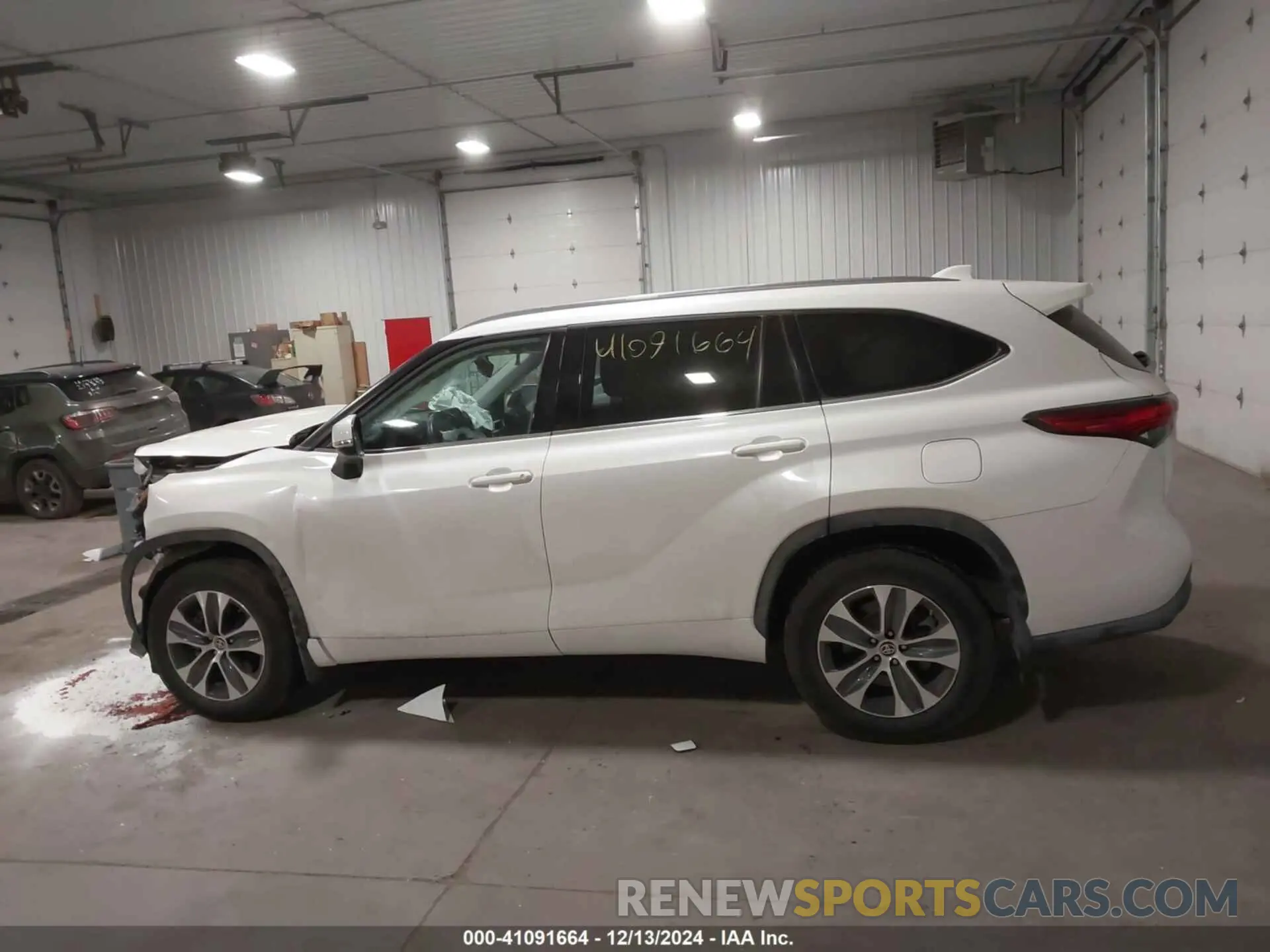 14 Фотография поврежденного автомобиля 5TDGZRBH0MS101425 TOYOTA HIGHLANDER 2021