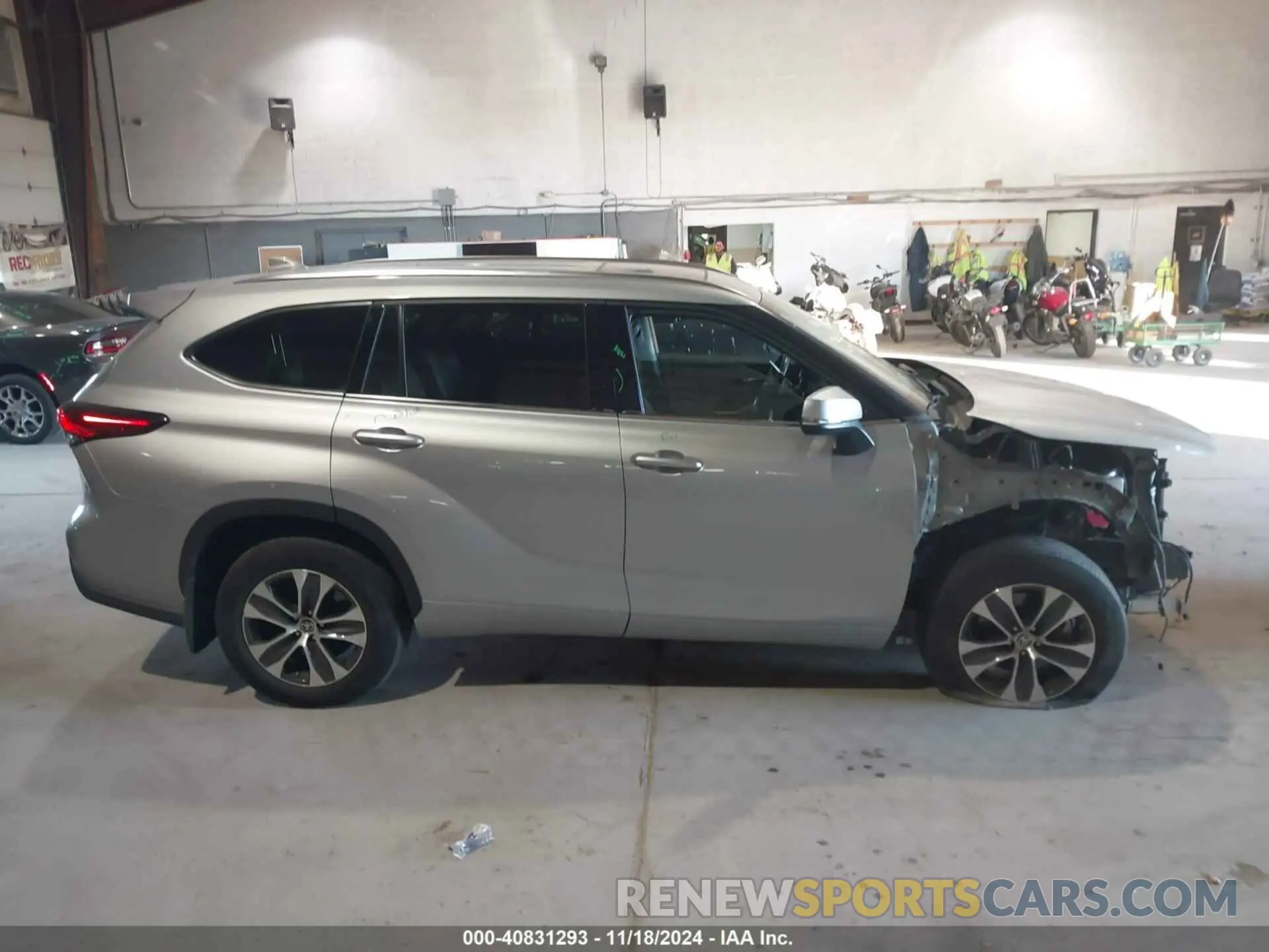 13 Photograph of a damaged car 5TDGZRBH0MS147420 TOYOTA HIGHLANDER 2021