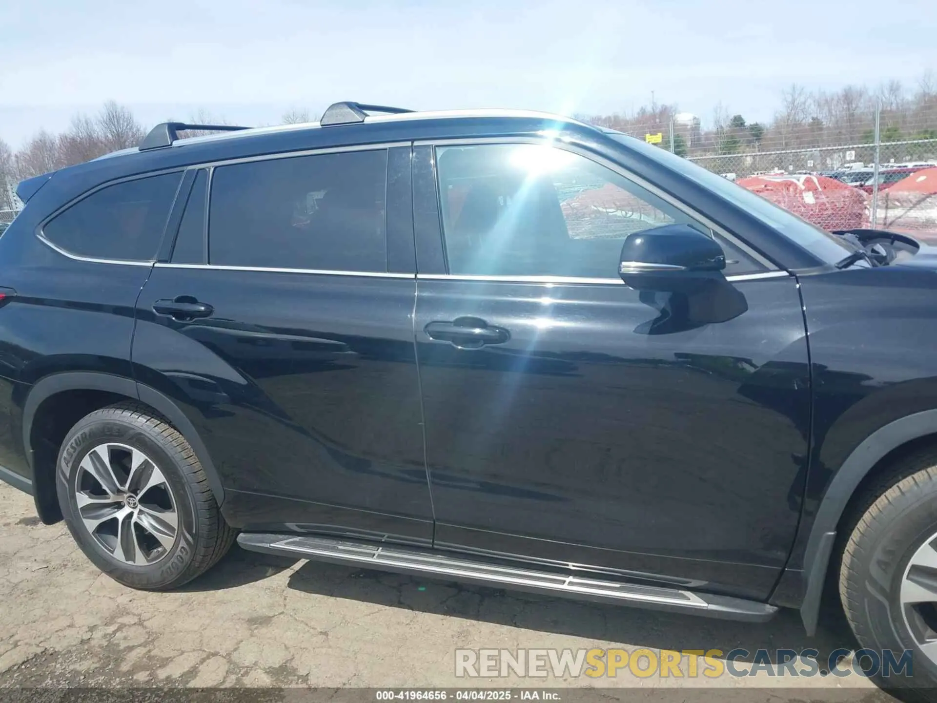 13 Photograph of a damaged car 5TDGZRBH0MS527146 TOYOTA HIGHLANDER 2021