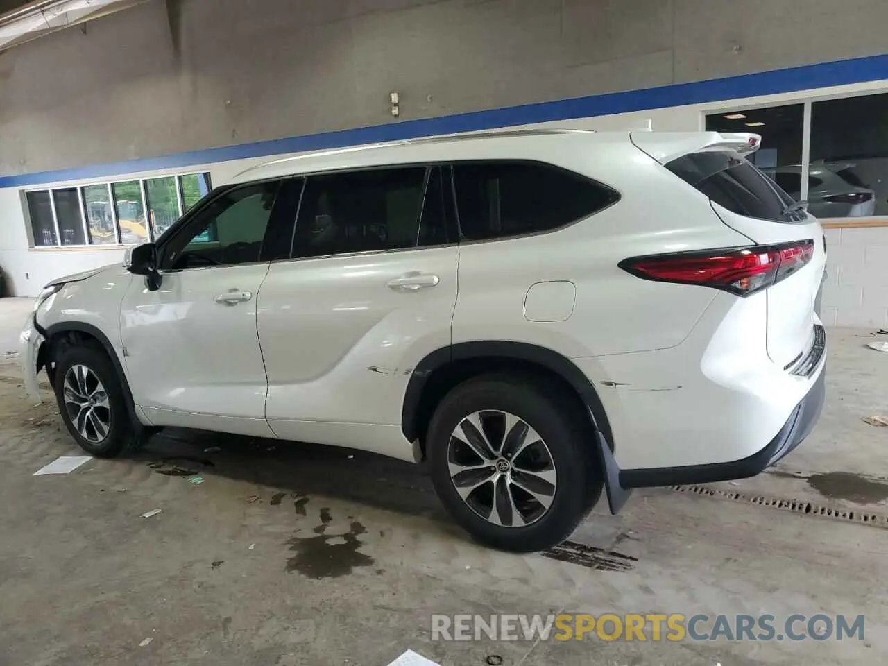 2 Photograph of a damaged car 5TDGZRBH1MS057578 TOYOTA HIGHLANDER 2021