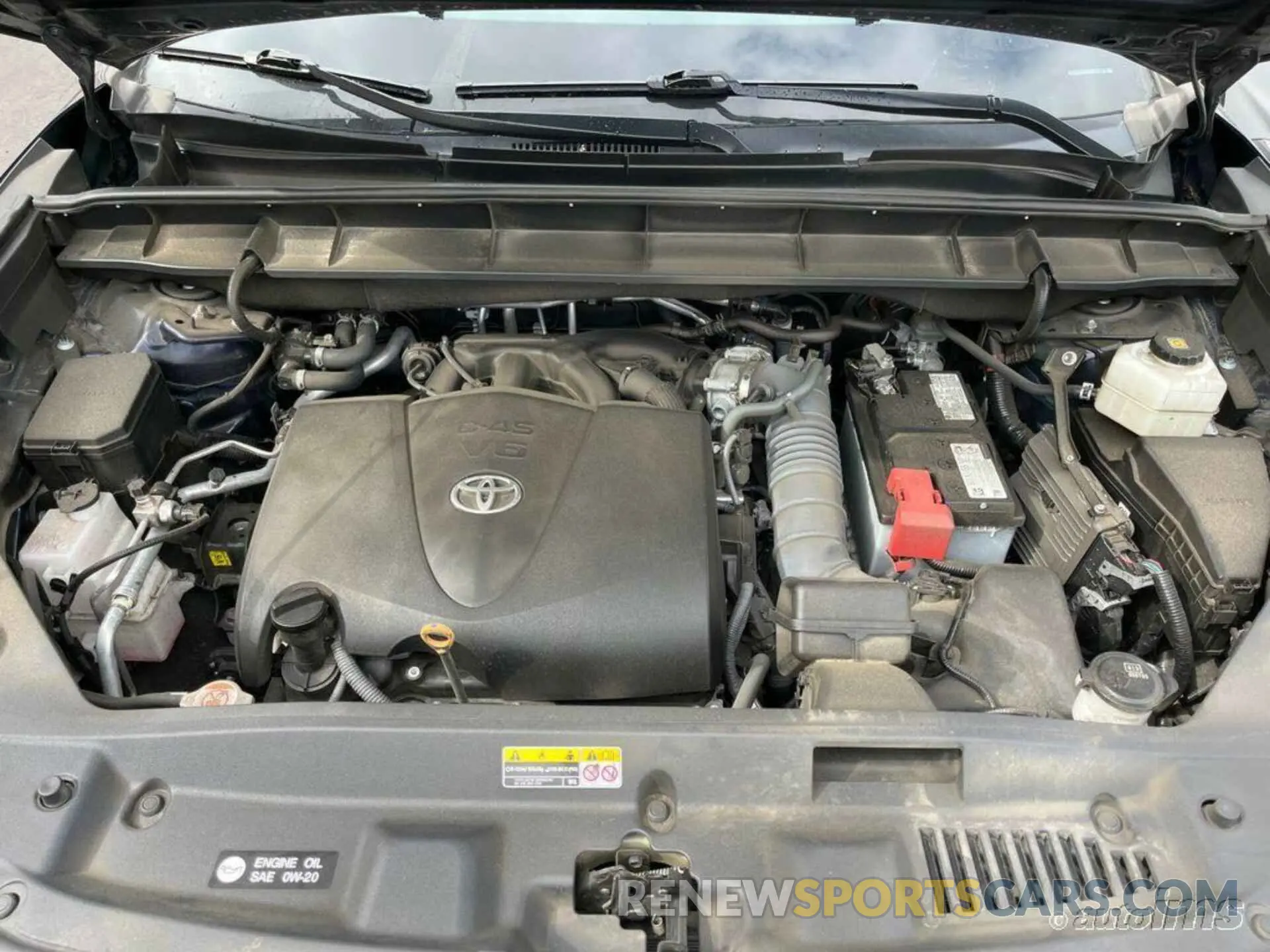 4 Photograph of a damaged car 5TDGZRBH1MS127290 TOYOTA HIGHLANDER 2021
