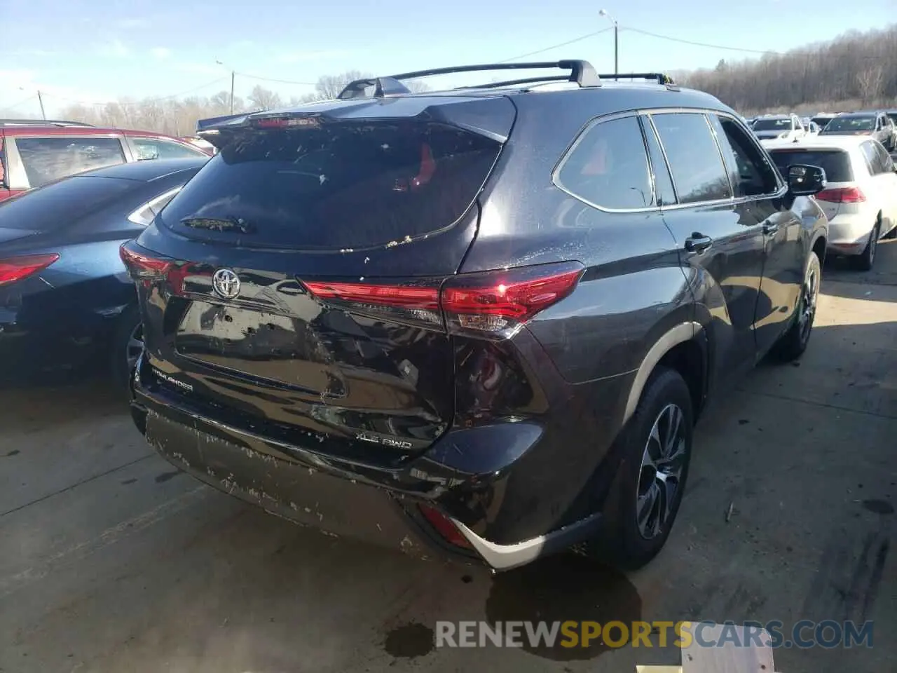 4 Photograph of a damaged car 5TDGZRBH1MS551410 TOYOTA HIGHLANDER 2021