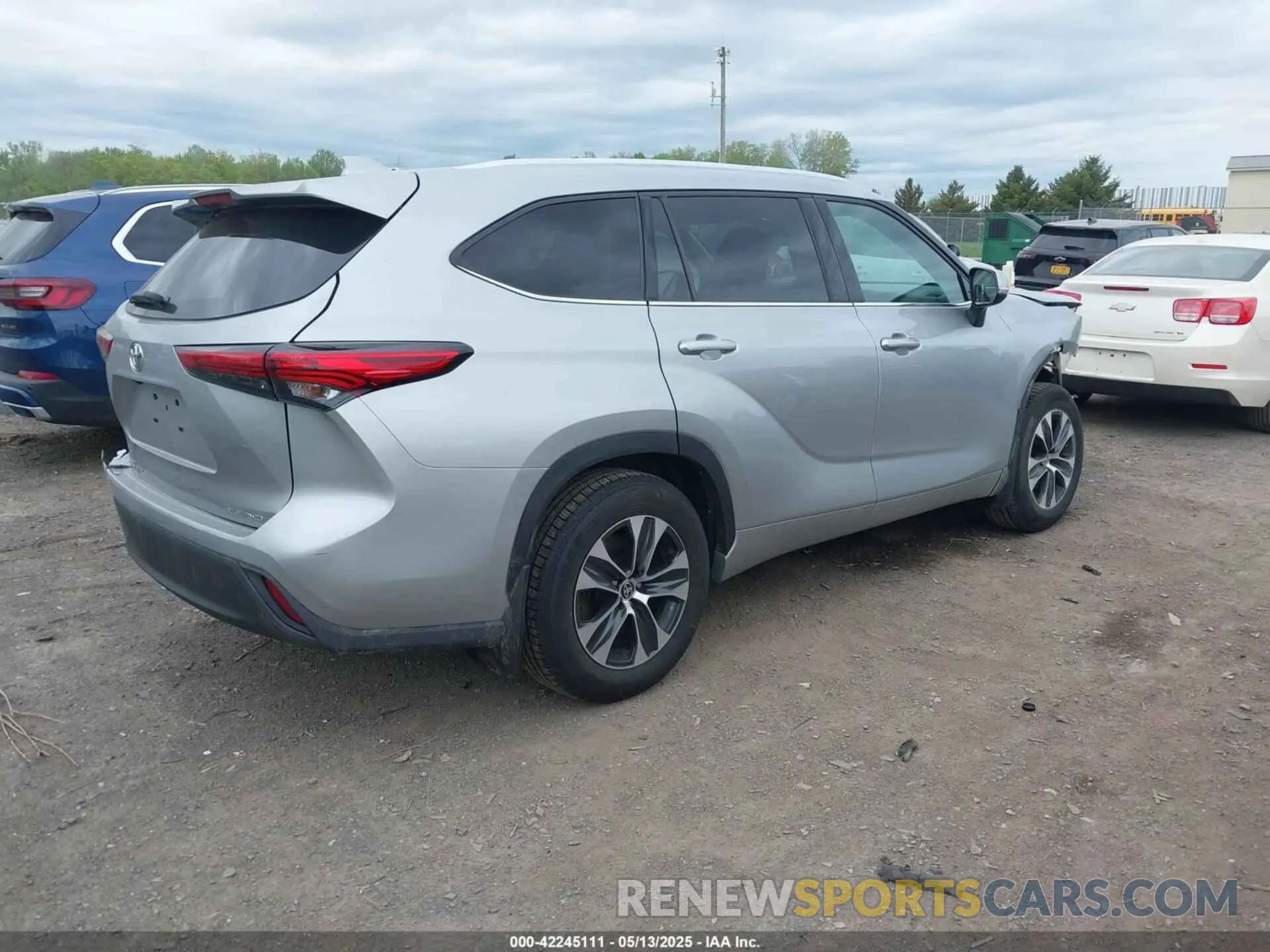 4 Photograph of a damaged car 5TDGZRBH2MS106593 TOYOTA HIGHLANDER 2021