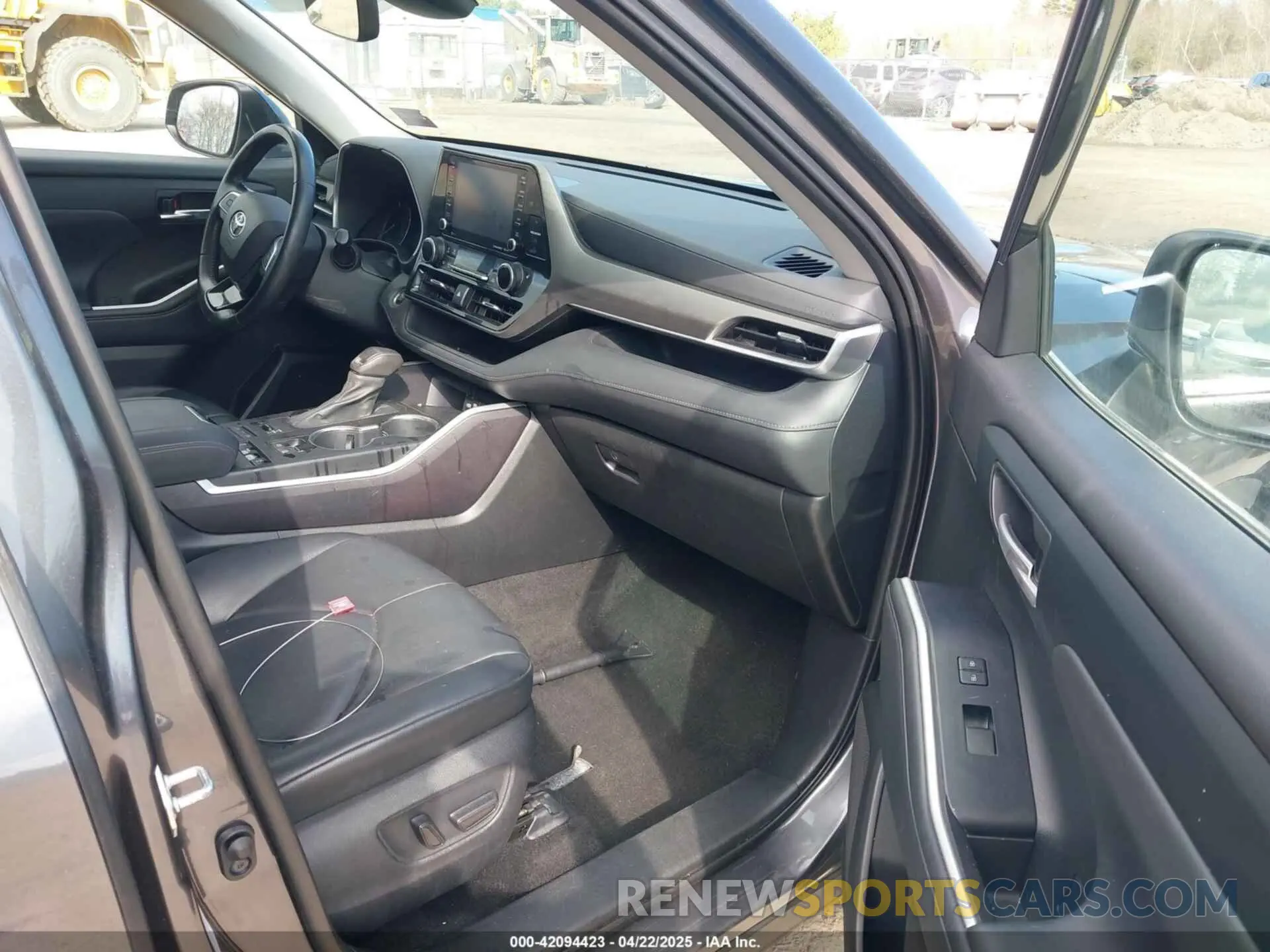5 Photograph of a damaged car 5TDGZRBH2MS127119 TOYOTA HIGHLANDER 2021