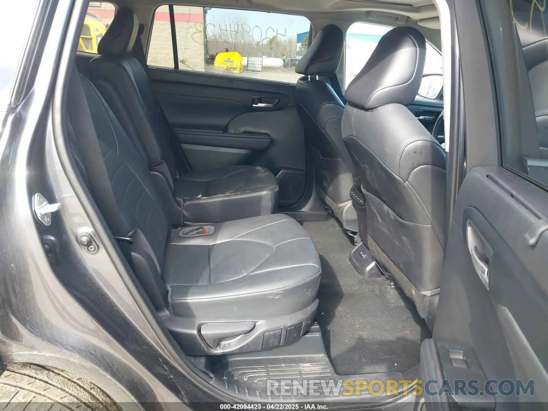 8 Photograph of a damaged car 5TDGZRBH2MS127119 TOYOTA HIGHLANDER 2021