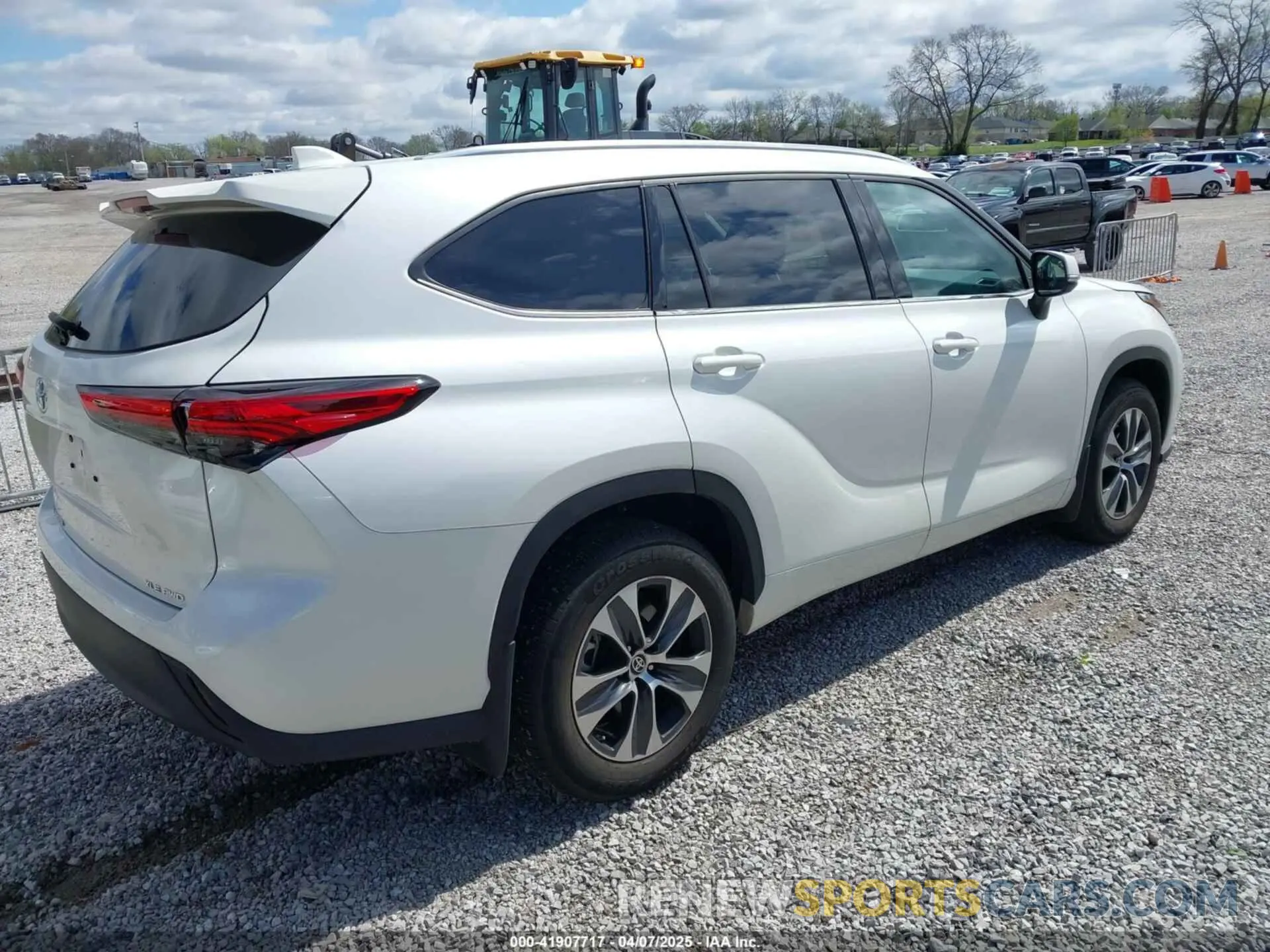 4 Фотография поврежденного автомобиля 5TDGZRBH3MS136153 TOYOTA HIGHLANDER 2021