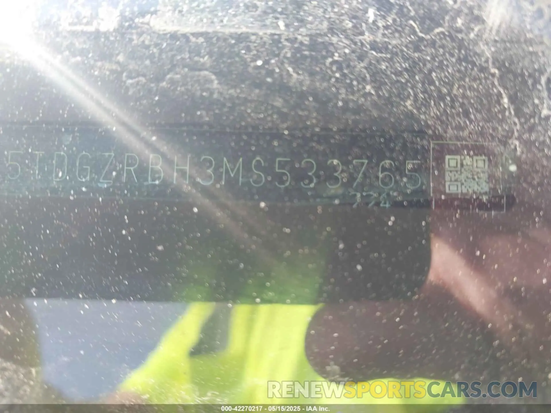9 Photograph of a damaged car 5TDGZRBH3MS533765 TOYOTA HIGHLANDER 2021