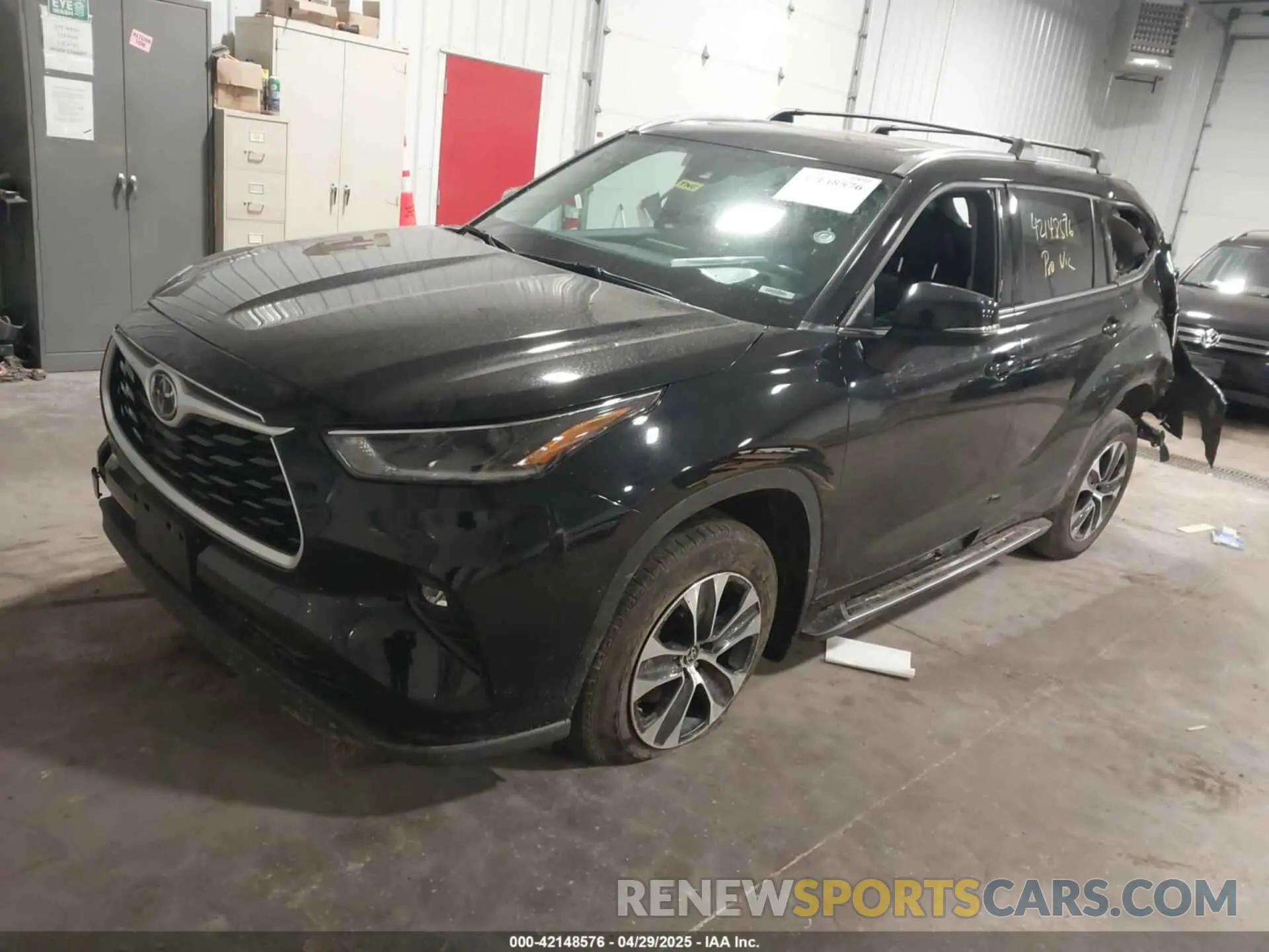 2 Photograph of a damaged car 5TDGZRBH3MS548427 TOYOTA HIGHLANDER 2021