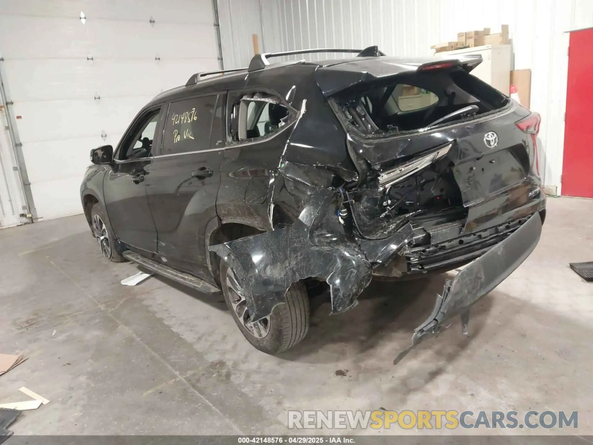 3 Photograph of a damaged car 5TDGZRBH3MS548427 TOYOTA HIGHLANDER 2021