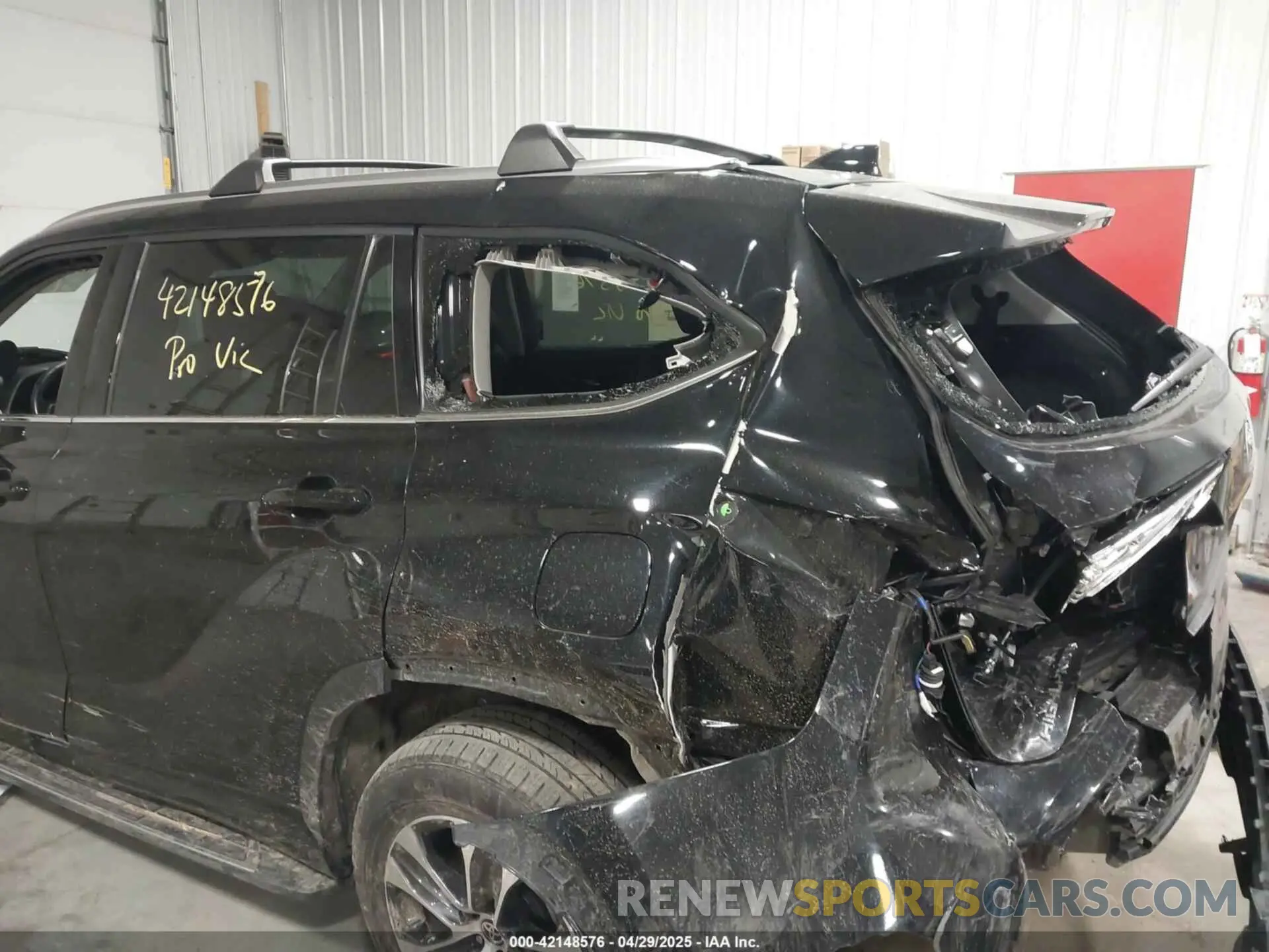 6 Photograph of a damaged car 5TDGZRBH3MS548427 TOYOTA HIGHLANDER 2021