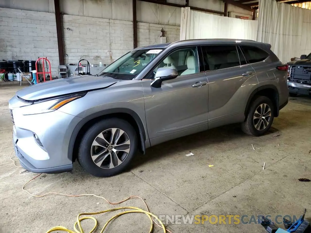 1 Фотография поврежденного автомобиля 5TDGZRBH4MS110077 TOYOTA HIGHLANDER 2021