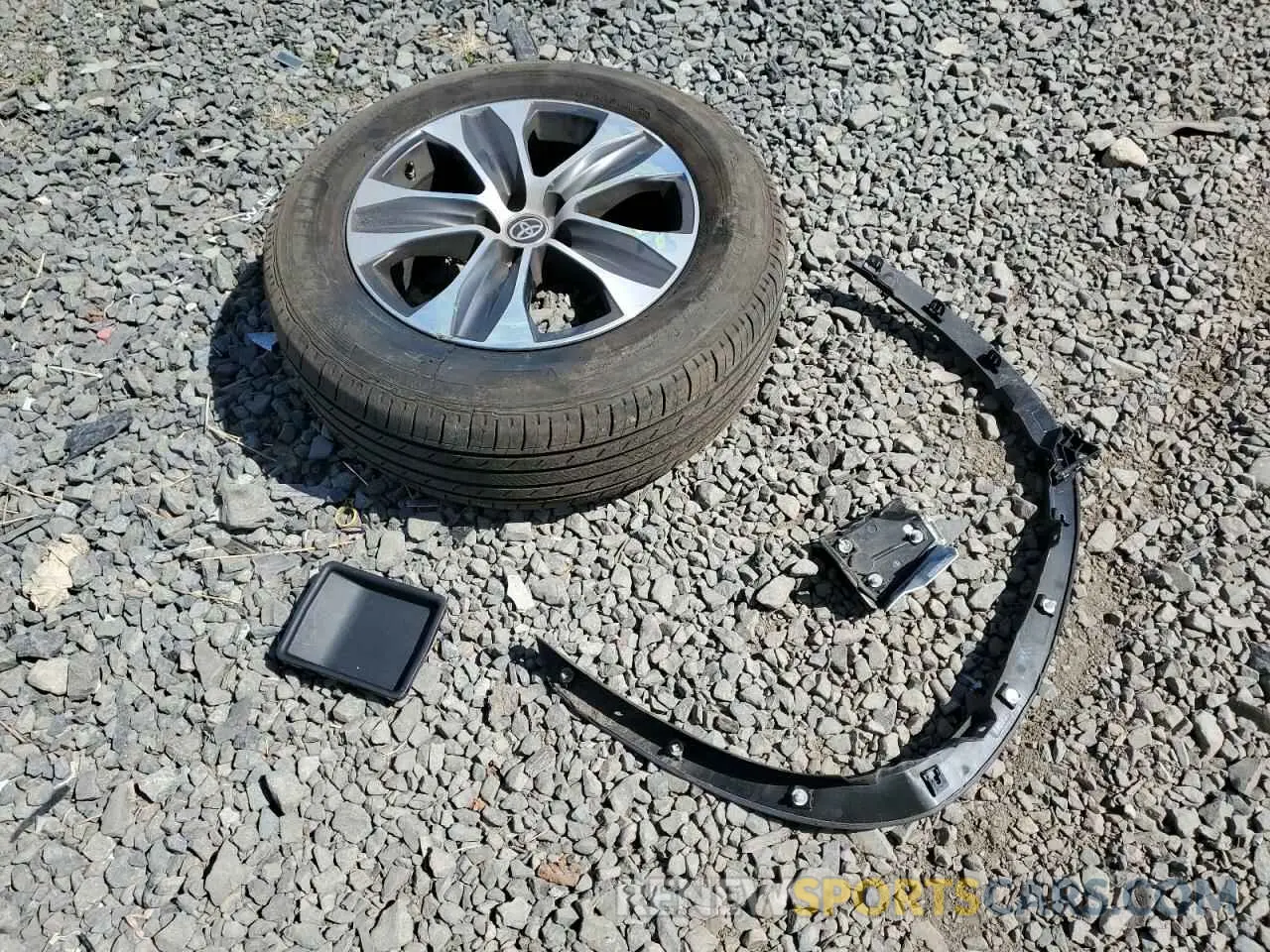 13 Photograph of a damaged car 5TDGZRBH4MS526713 TOYOTA HIGHLANDER 2021