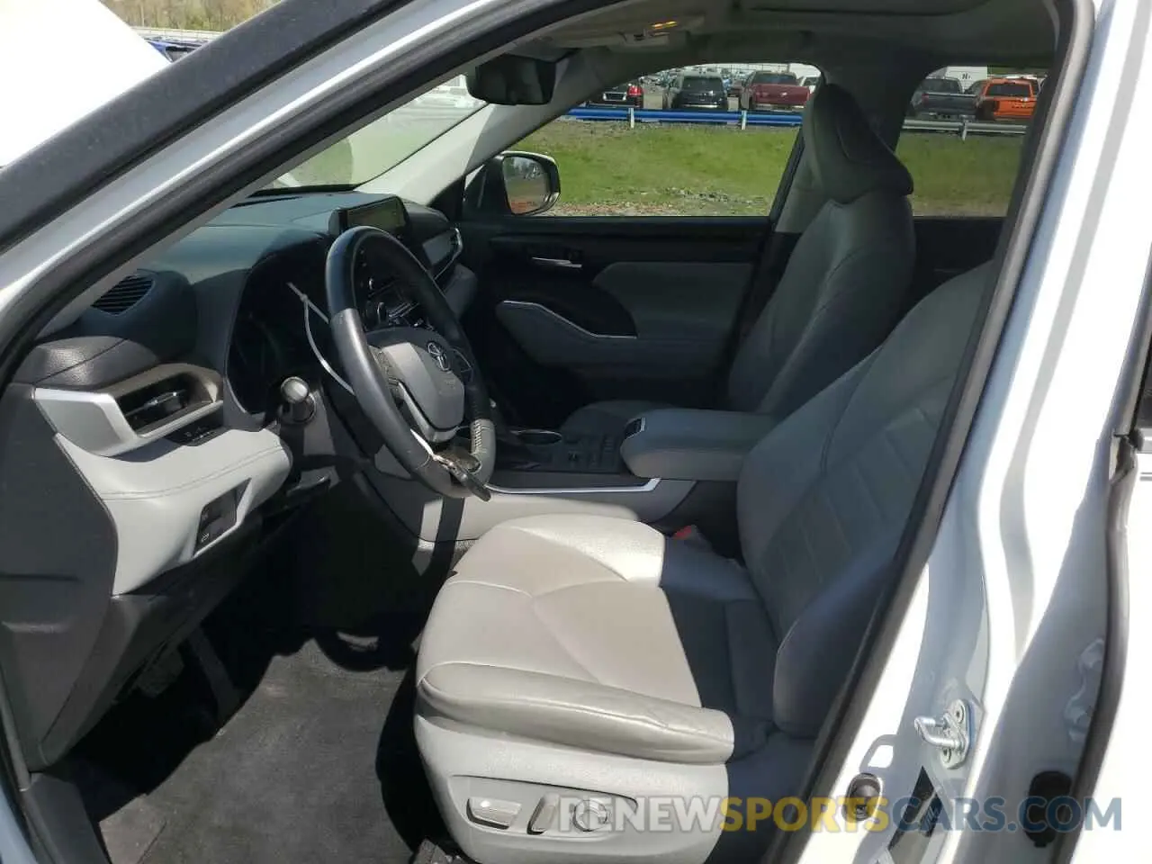 7 Photograph of a damaged car 5TDGZRBH4MS526713 TOYOTA HIGHLANDER 2021