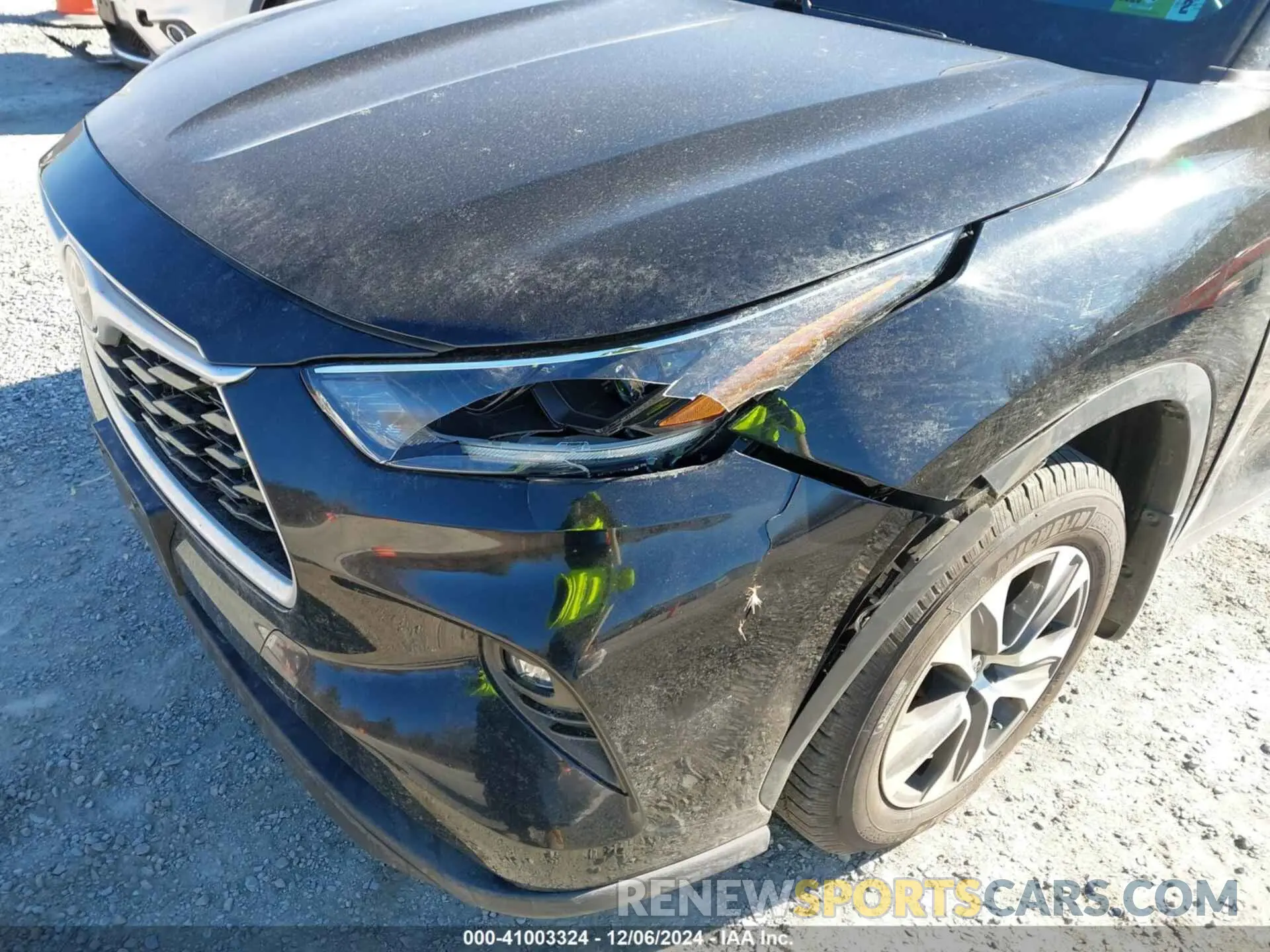 17 Photograph of a damaged car 5TDGZRBH4MS554138 TOYOTA HIGHLANDER 2021