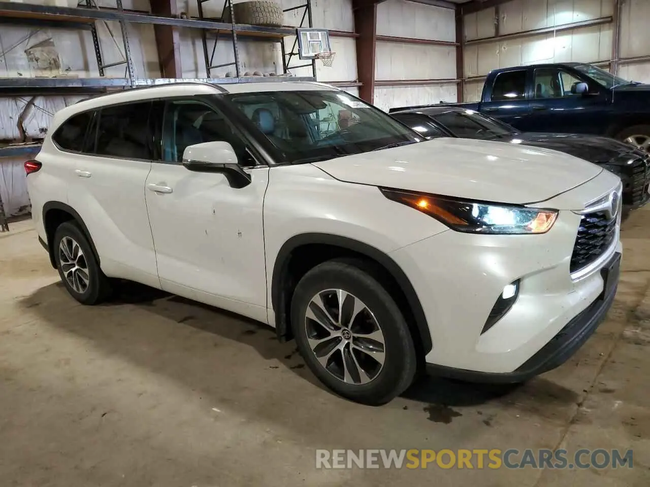 4 Photograph of a damaged car 5TDGZRBH5MS069605 TOYOTA HIGHLANDER 2021
