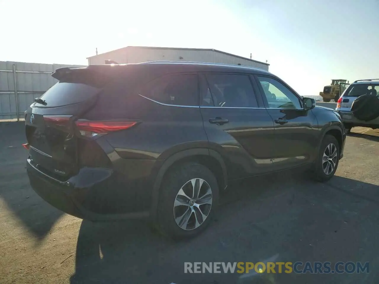 3 Photograph of a damaged car 5TDGZRBH5MS138857 TOYOTA HIGHLANDER 2021