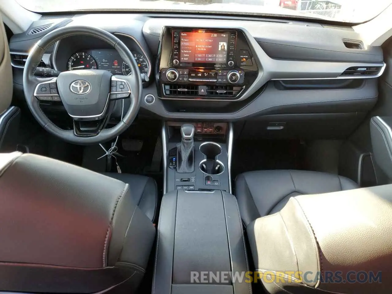 8 Photograph of a damaged car 5TDGZRBH5MS138857 TOYOTA HIGHLANDER 2021