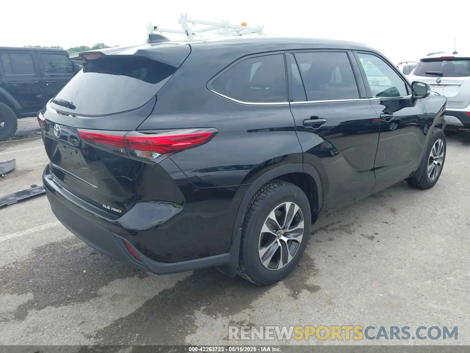 4 Photograph of a damaged car 5TDGZRBH5MS160549 TOYOTA HIGHLANDER 2021