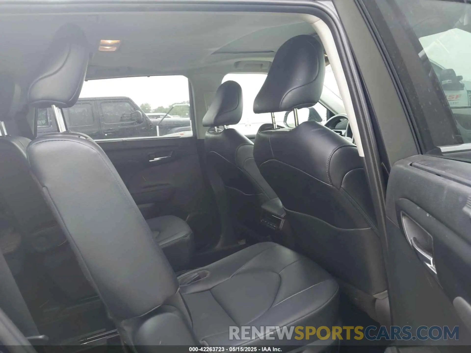 8 Photograph of a damaged car 5TDGZRBH5MS160549 TOYOTA HIGHLANDER 2021