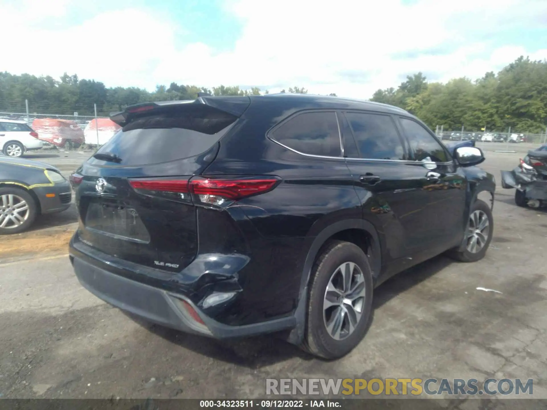 4 Photograph of a damaged car 5TDGZRBH5MS526848 TOYOTA HIGHLANDER 2021
