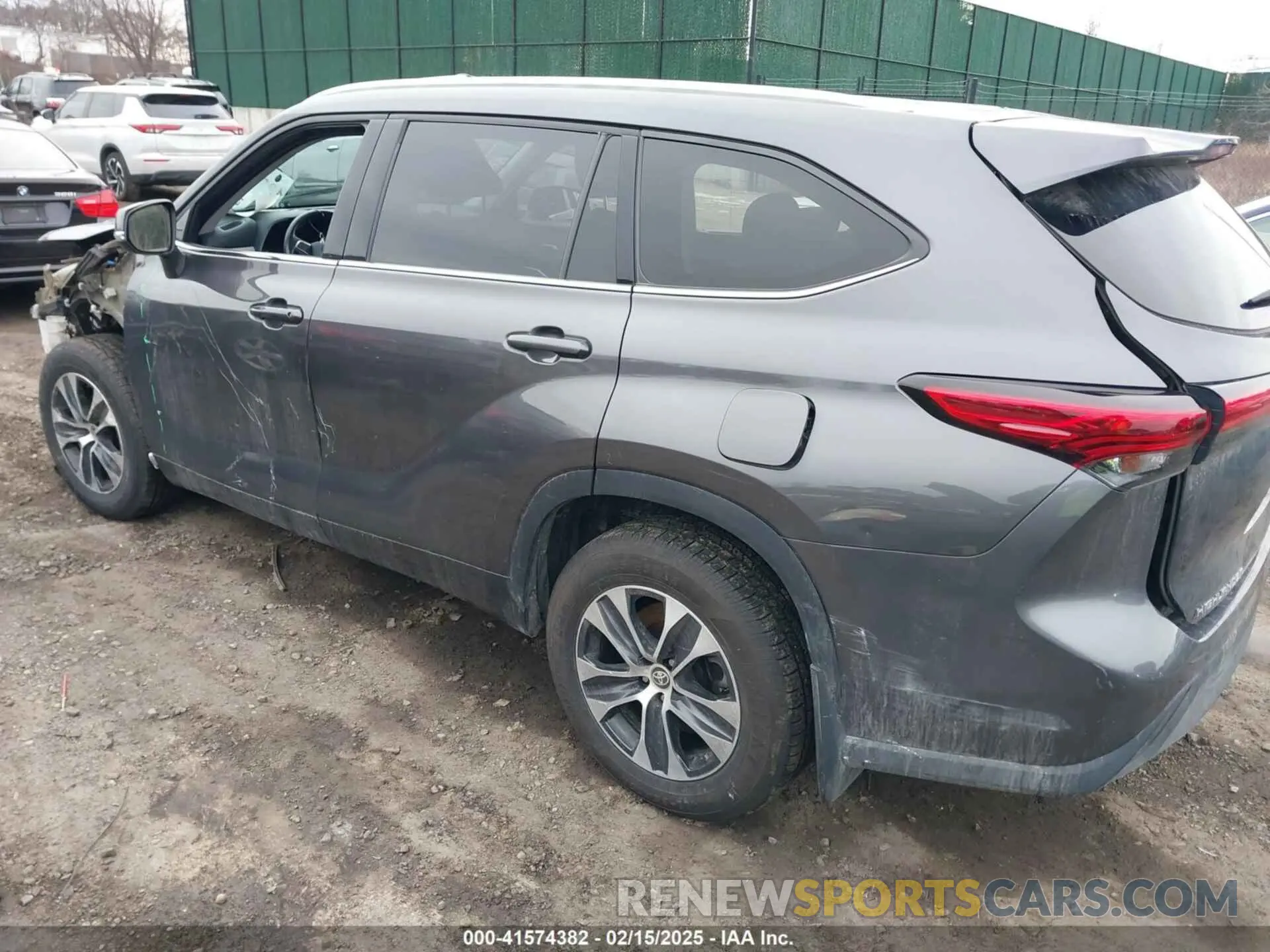 3 Photograph of a damaged car 5TDGZRBH6MS133358 TOYOTA HIGHLANDER 2021