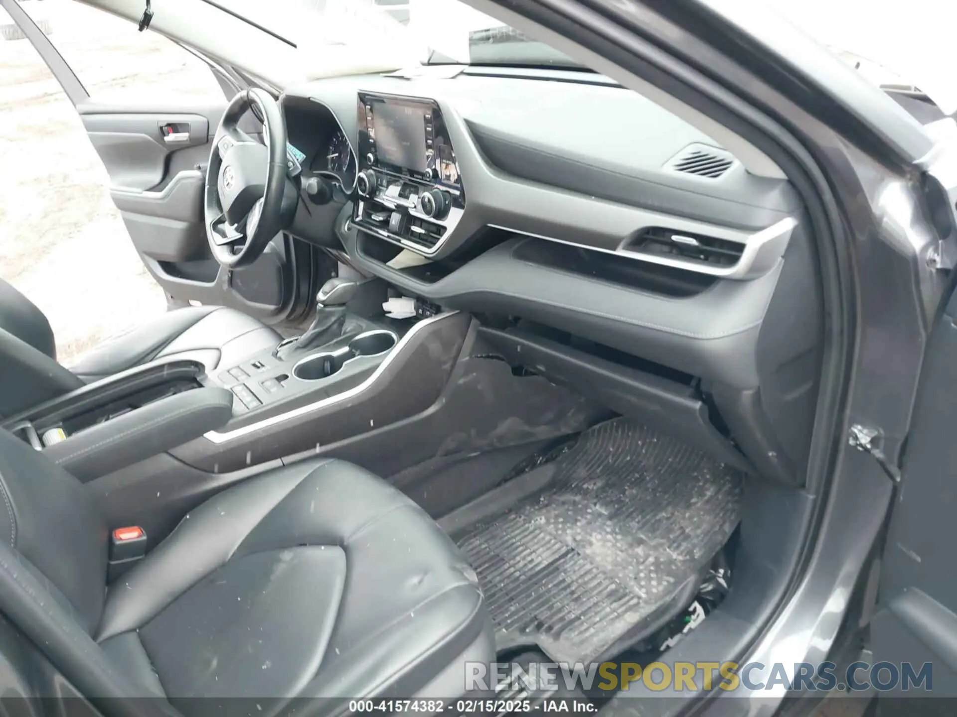 5 Photograph of a damaged car 5TDGZRBH6MS133358 TOYOTA HIGHLANDER 2021