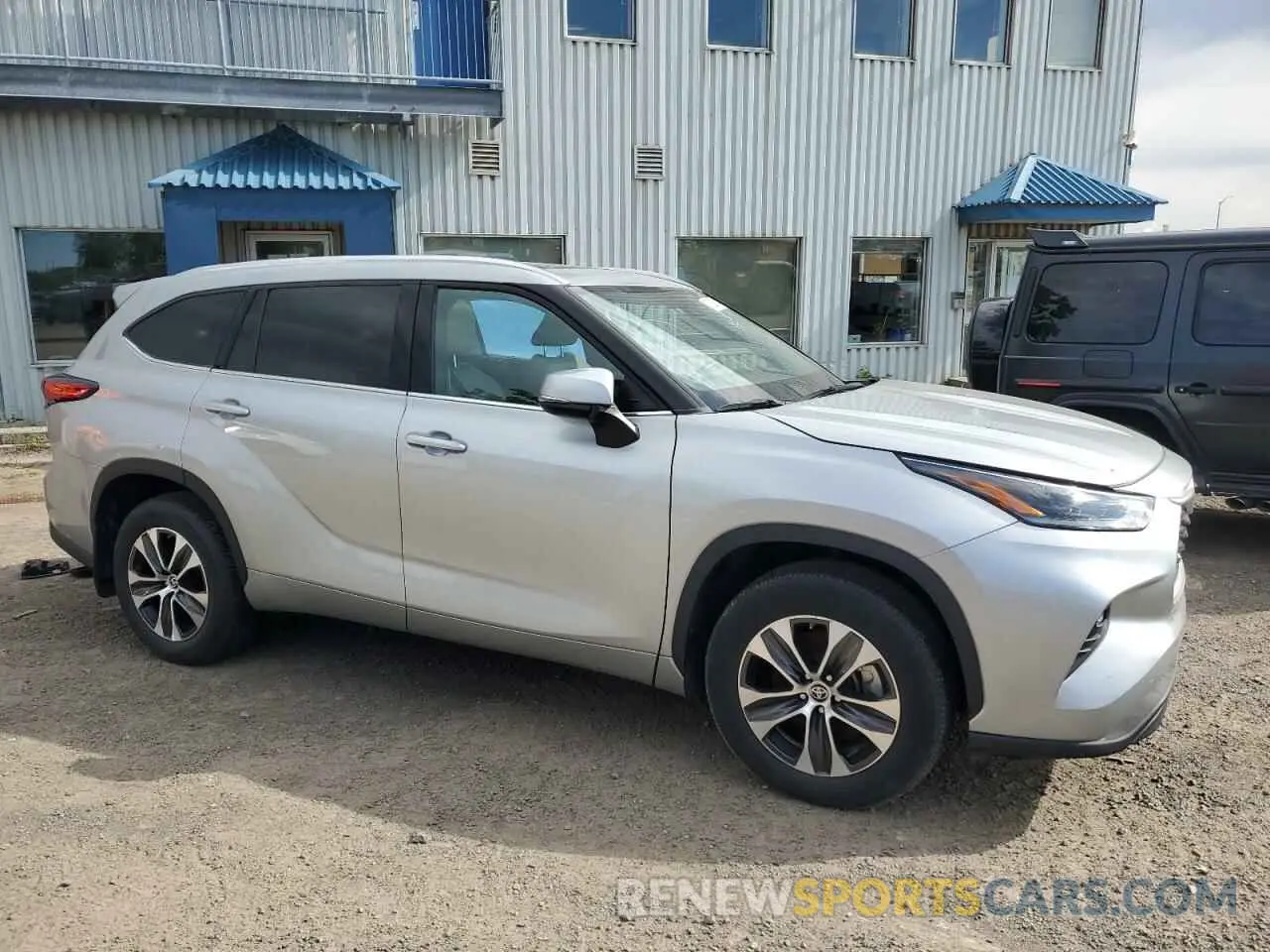 4 Photograph of a damaged car 5TDGZRBH7MS153909 TOYOTA HIGHLANDER 2021