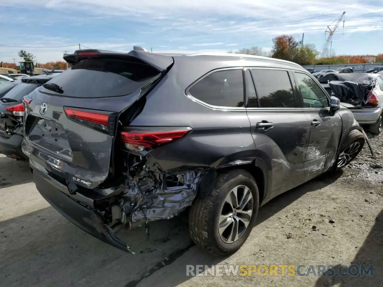 4 Photograph of a damaged car 5TDGZRBH8MS104752 TOYOTA HIGHLANDER 2021